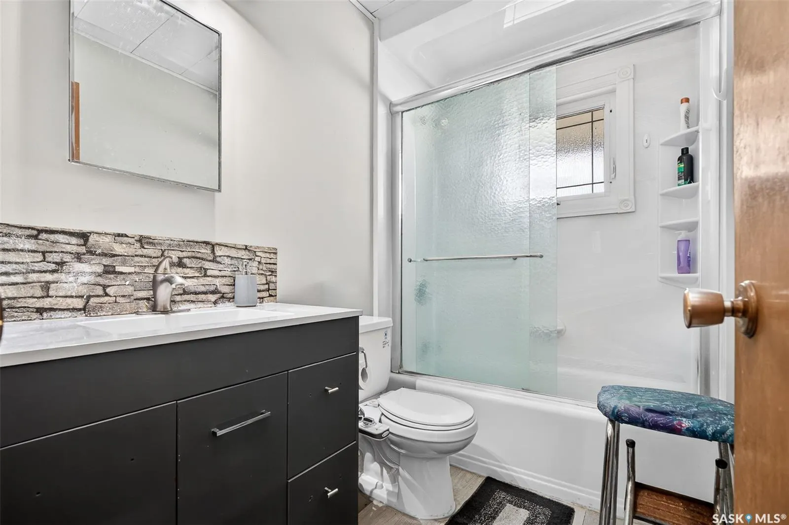 1303 Athabasca STREET W