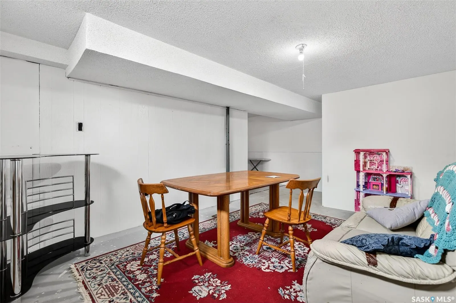 1303 Athabasca STREET W