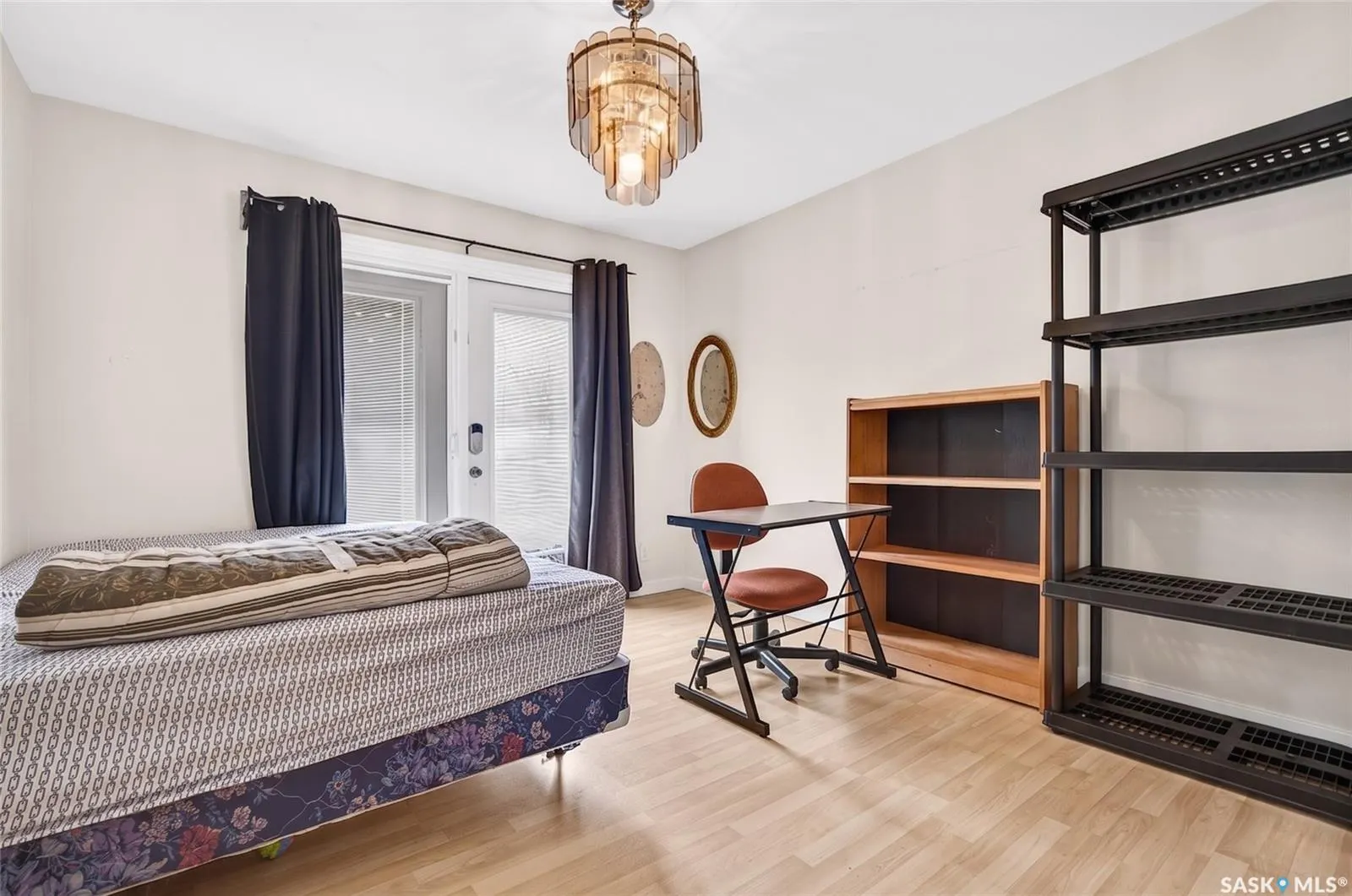 1303 Athabasca STREET W