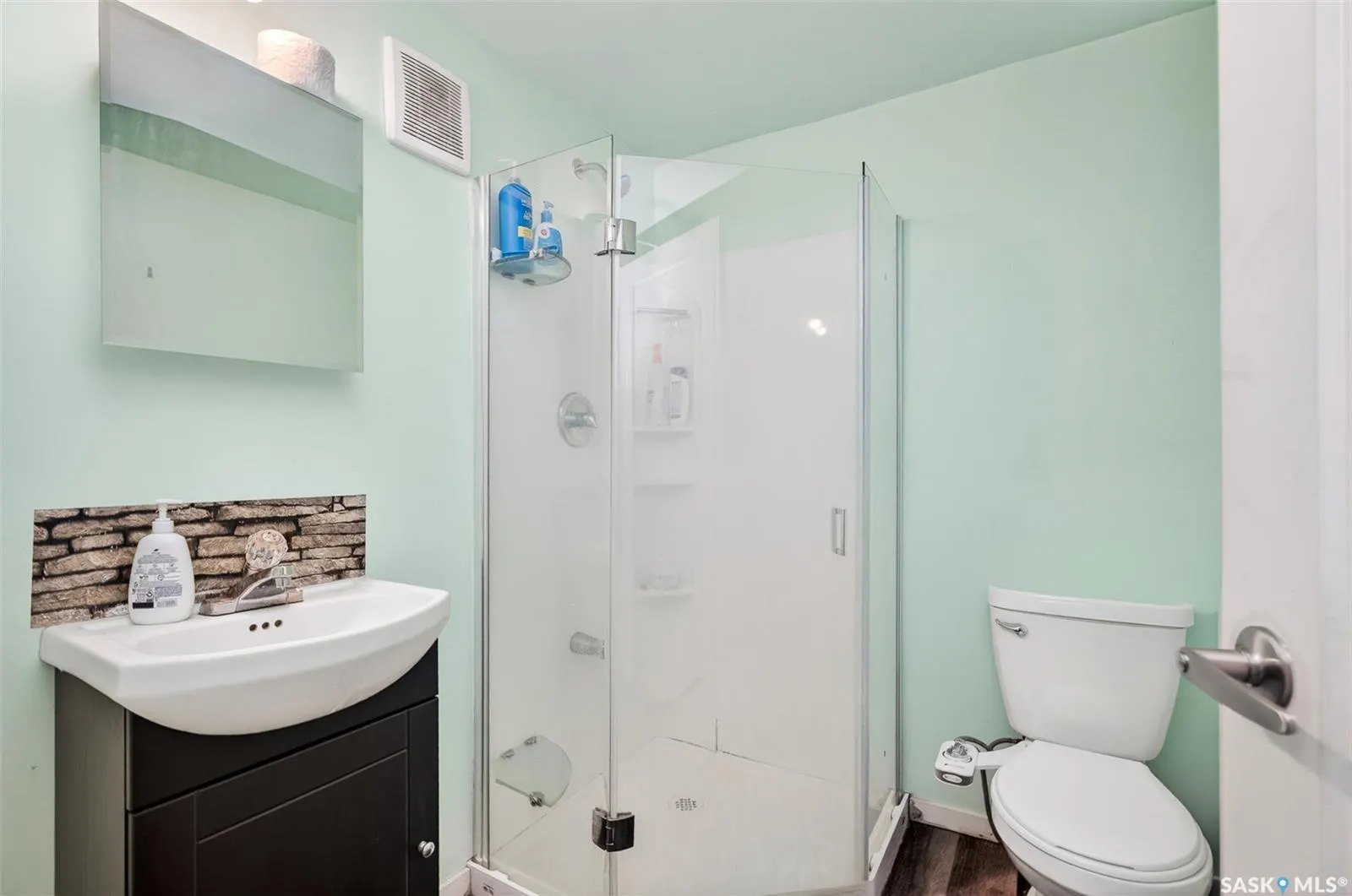 1303 Athabasca STREET W