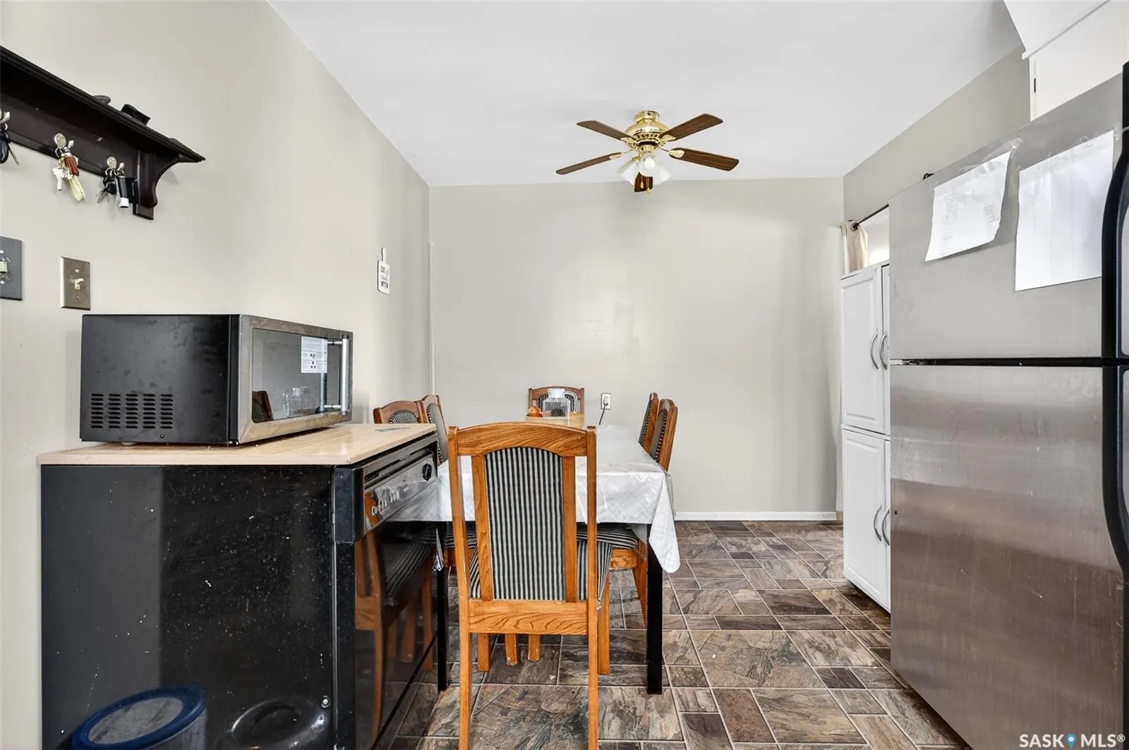 1303 Athabasca STREET W