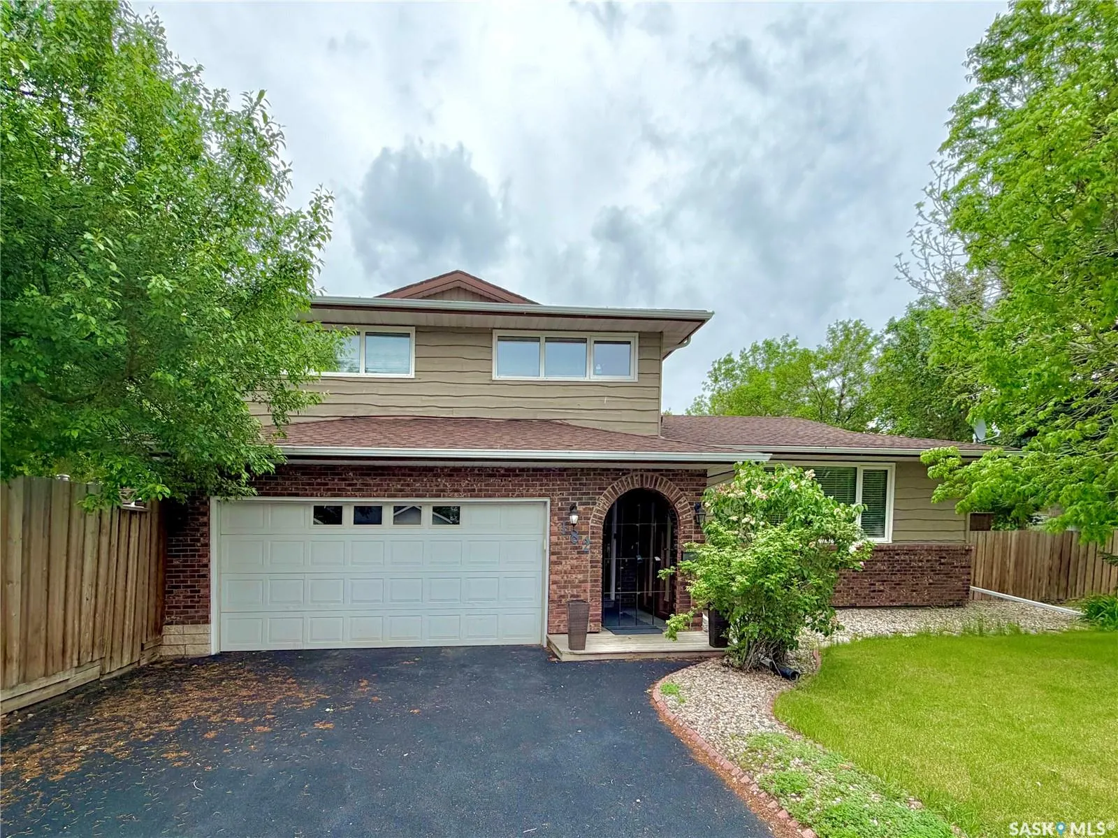 182 Lincoln DRIVE