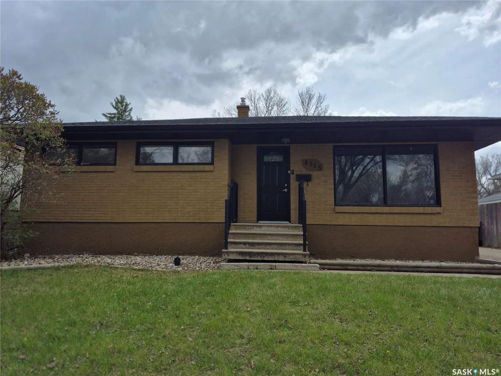 4515 Sherwood DRIVE