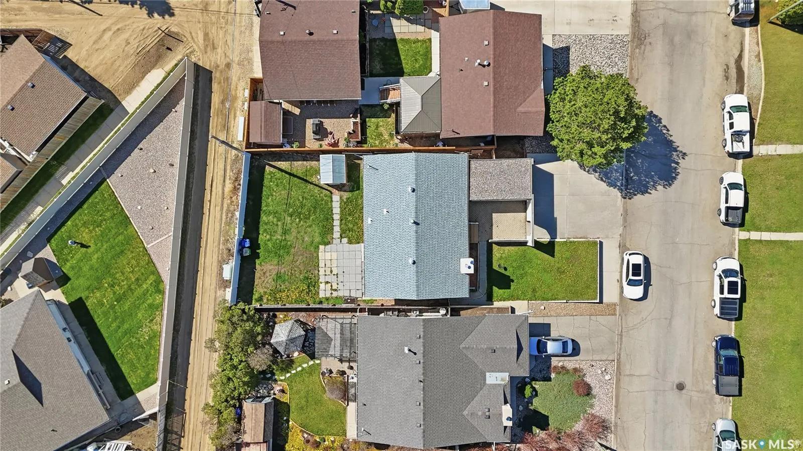 1009 Corman CRESCENT