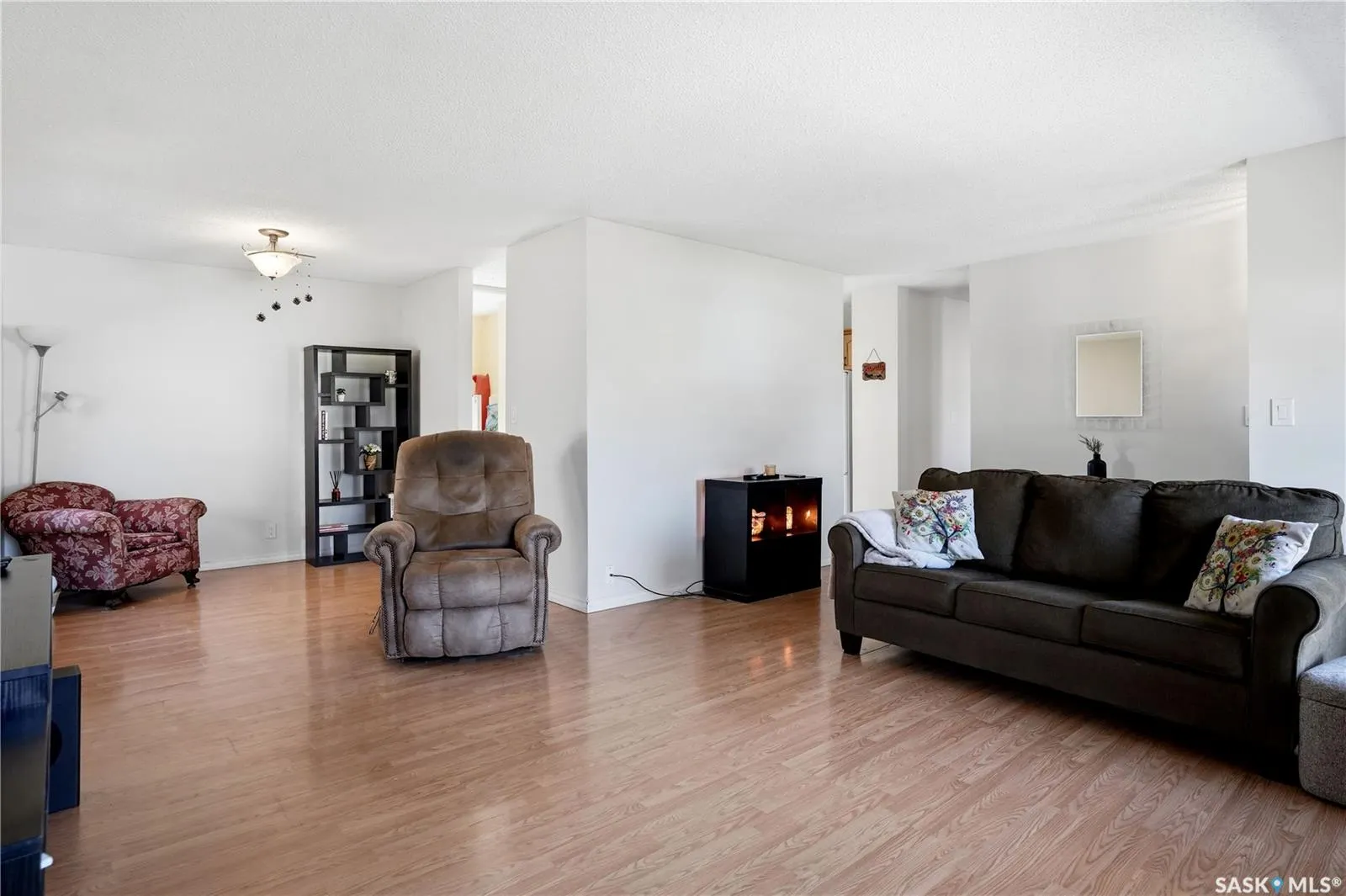 1009 Corman CRESCENT