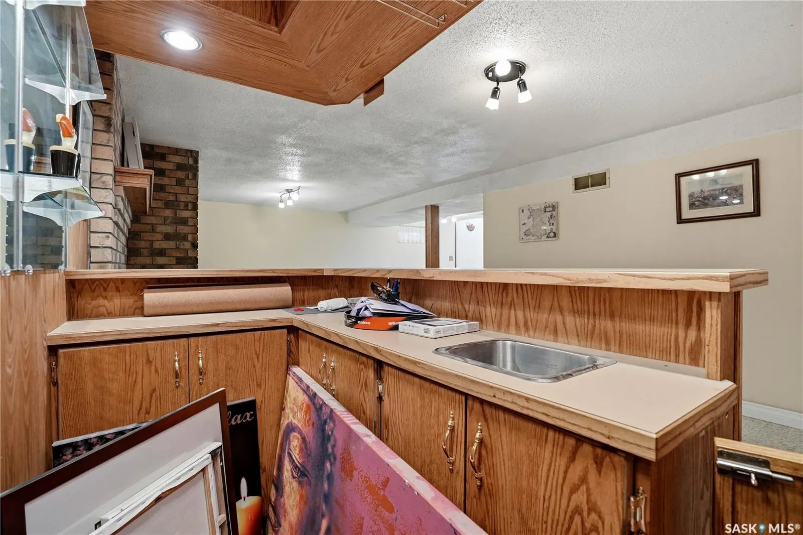 1009 Corman CRESCENT