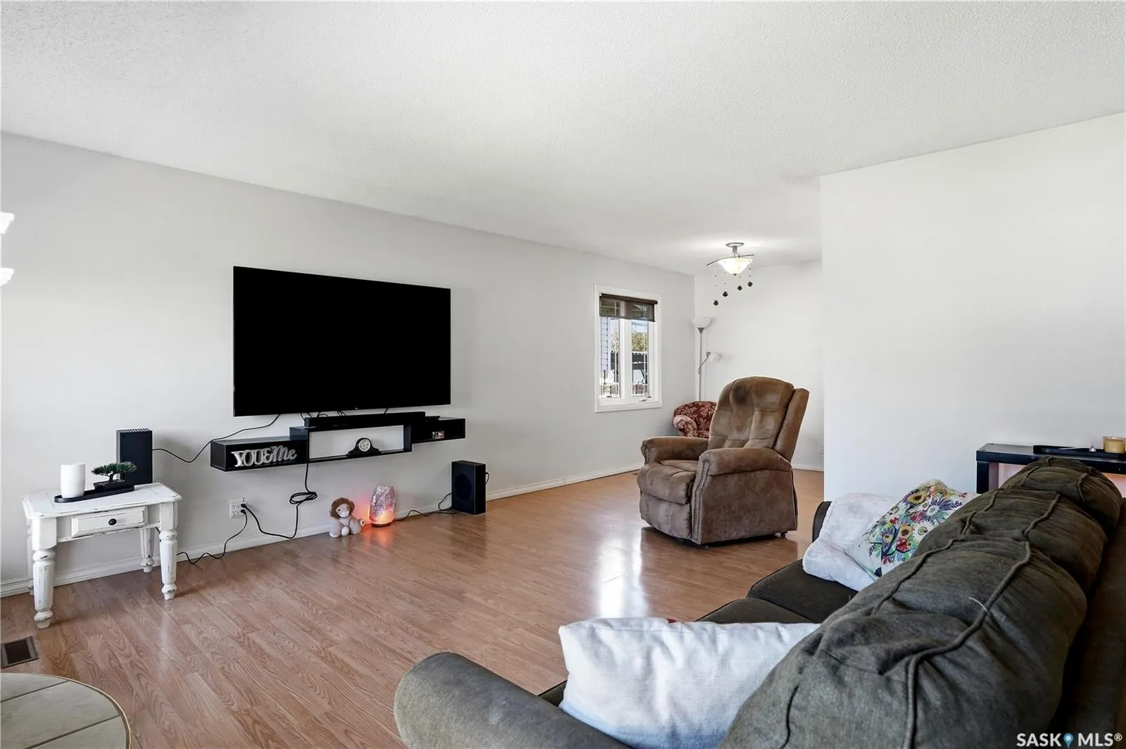 1009 Corman CRESCENT