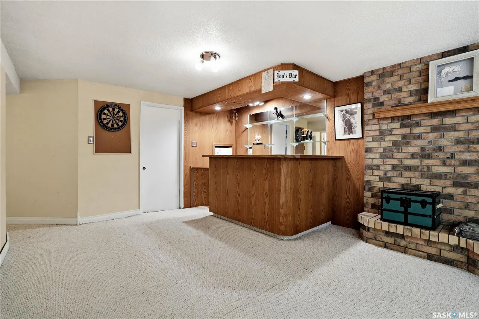 1009 Corman CRESCENT