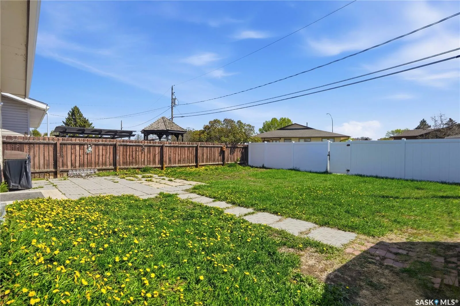 1009 Corman CRESCENT