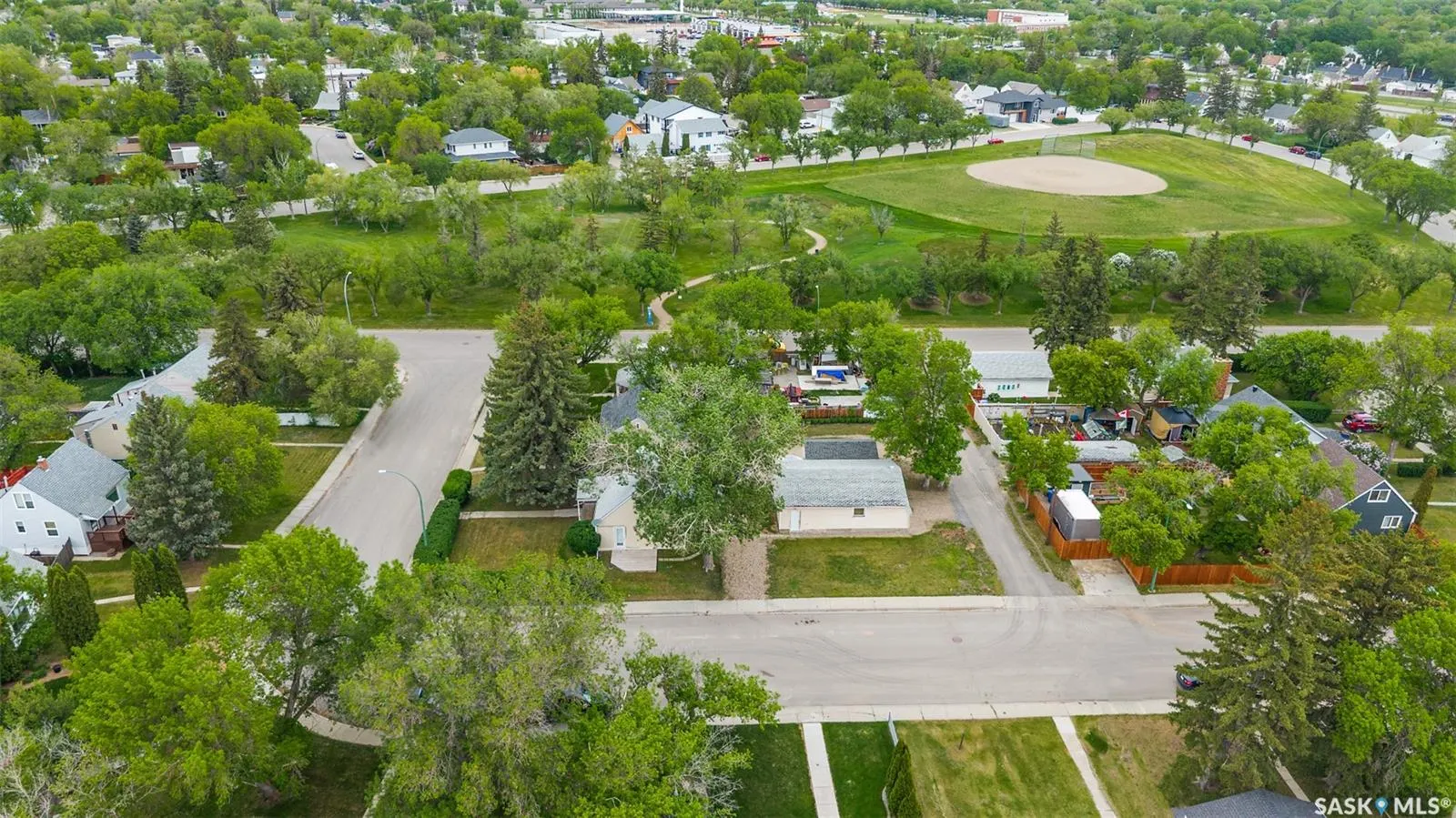33 Merritt CRESCENT