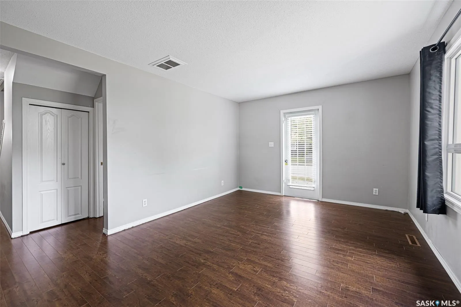 33 Merritt CRESCENT