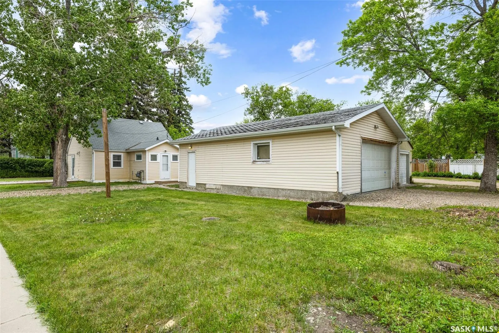 33 Merritt CRESCENT