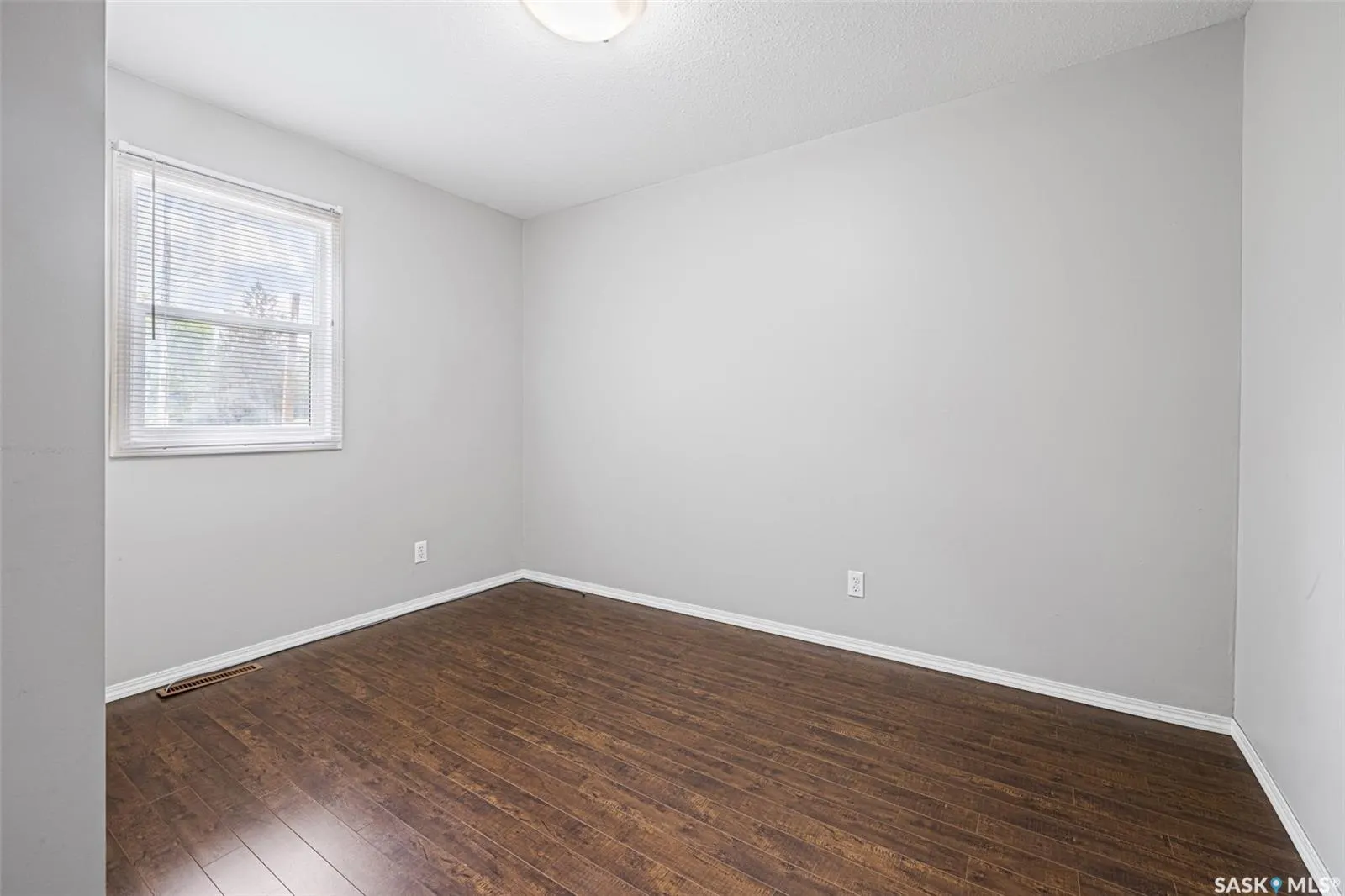 33 Merritt CRESCENT