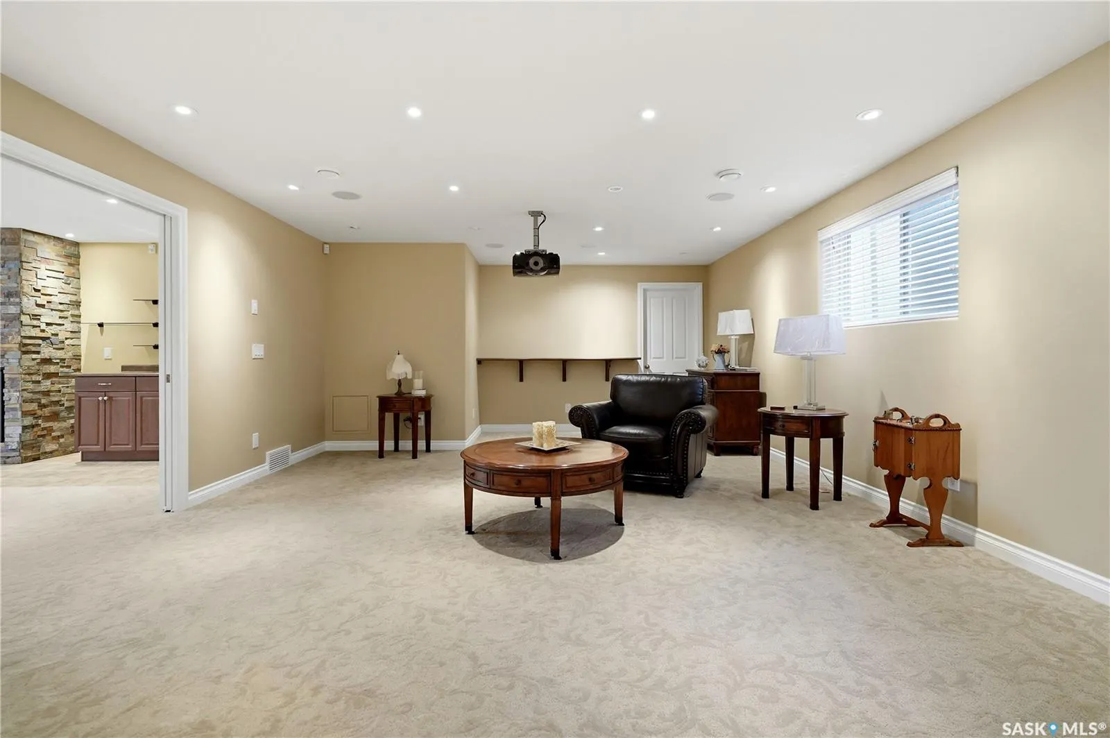 4501 Bergamot BAY E