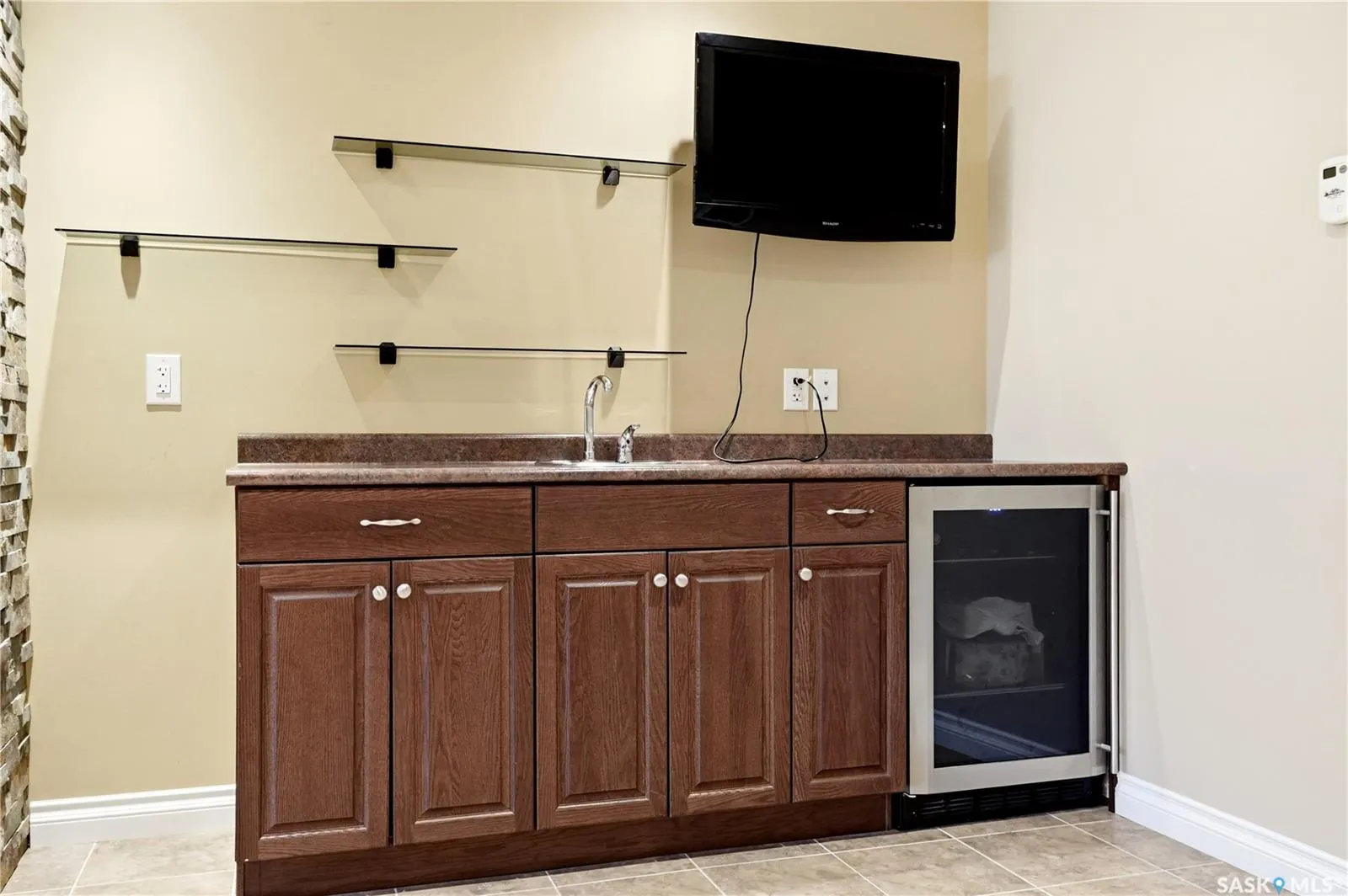 4501 Bergamot BAY E