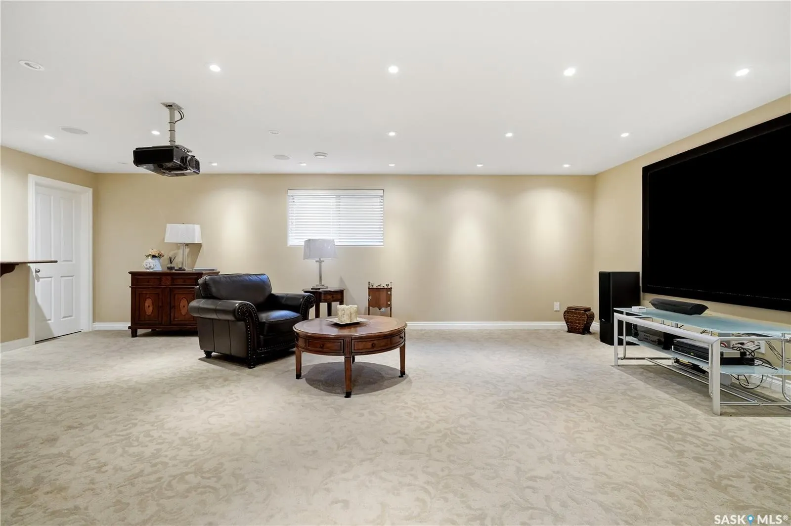 4501 Bergamot BAY E