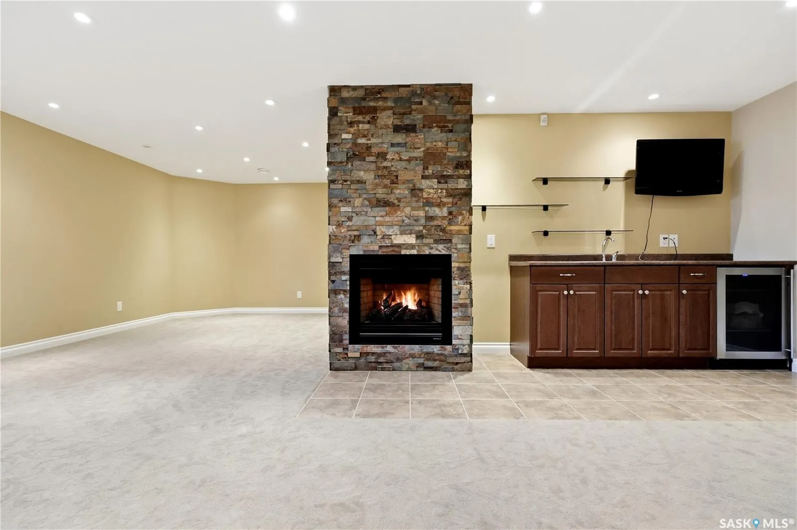 4501 Bergamot BAY E