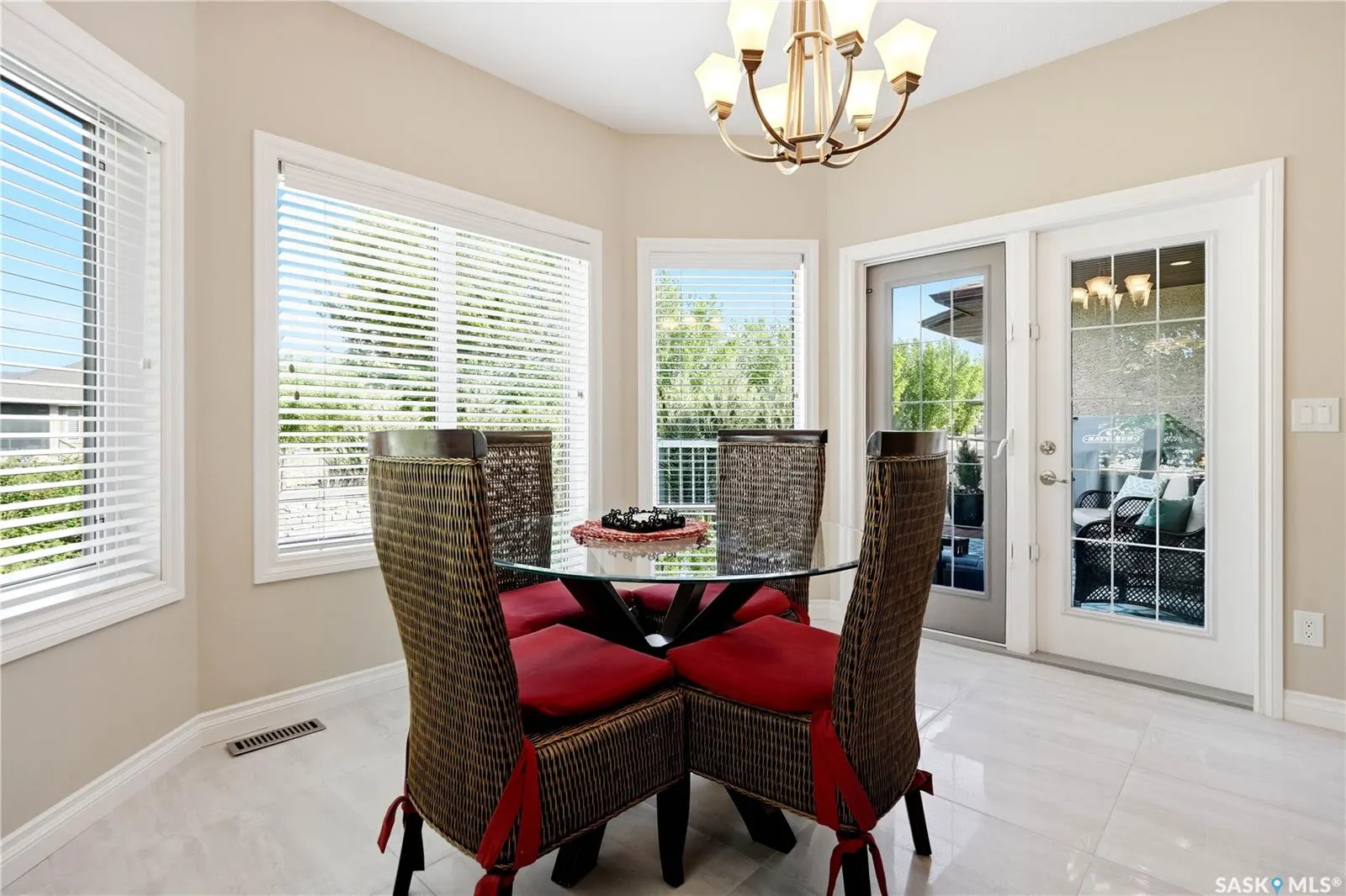 4501 Bergamot BAY E