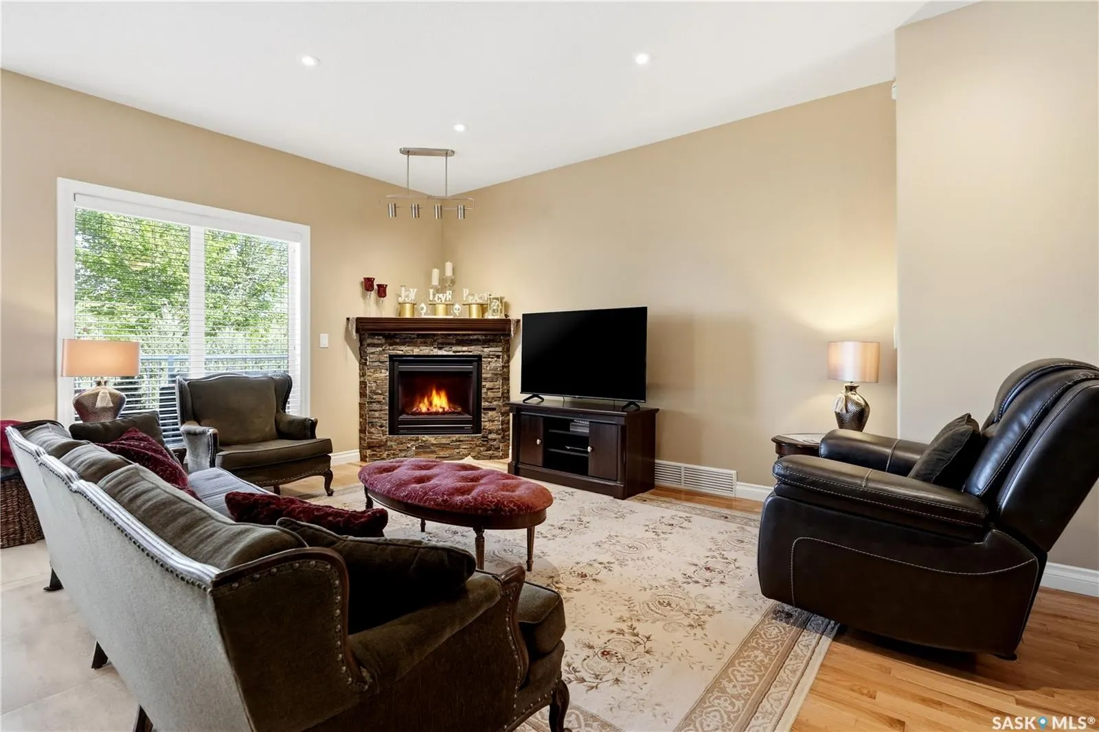4501 Bergamot BAY E