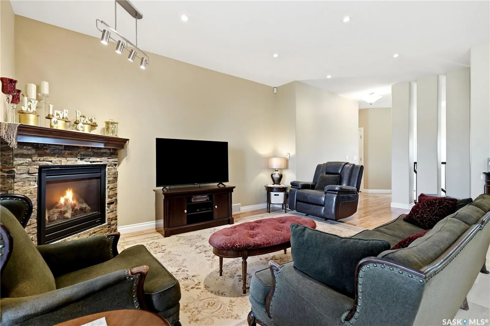 4501 Bergamot BAY E