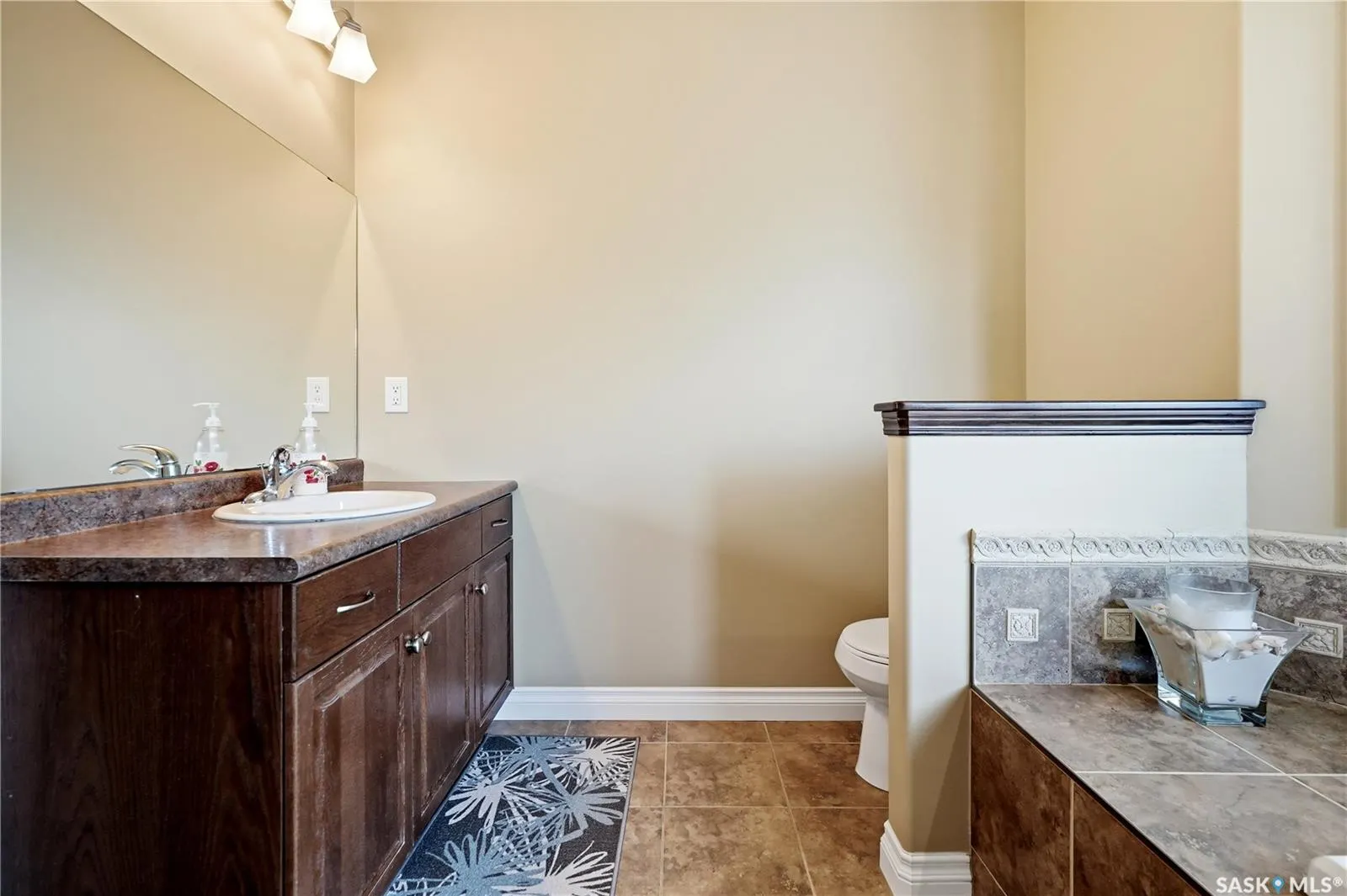 4501 Bergamot BAY E