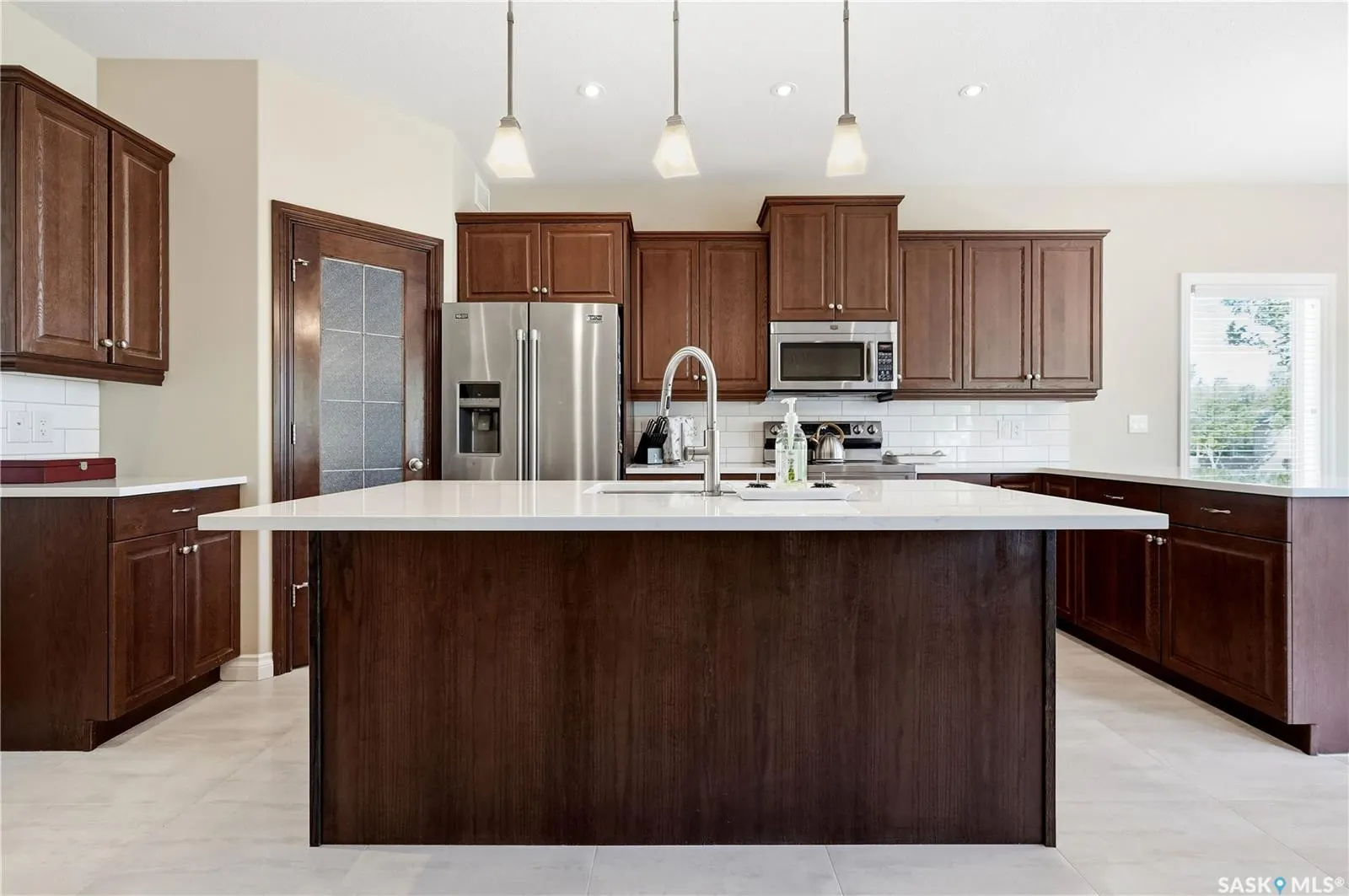 4501 Bergamot BAY E