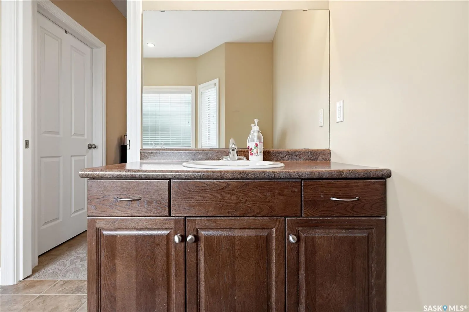4501 Bergamot BAY E