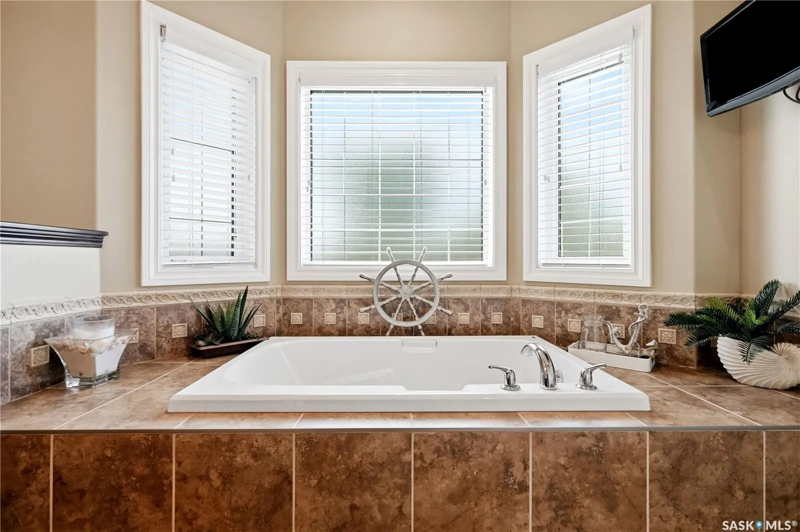 4501 Bergamot BAY E