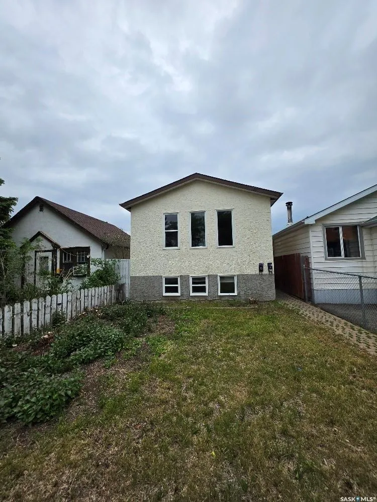 515 St John STREET