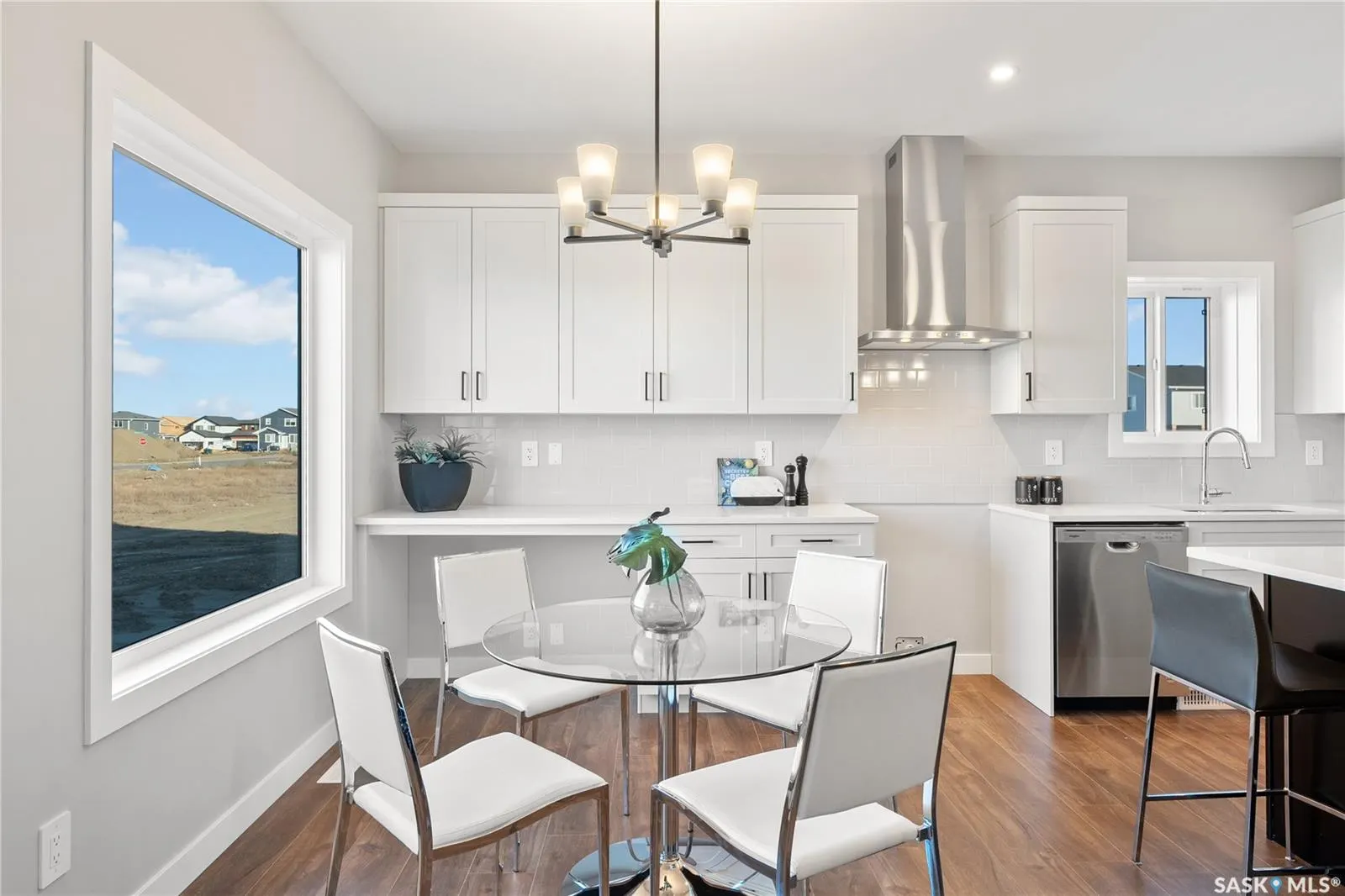 10 Vancouver CRESCENT