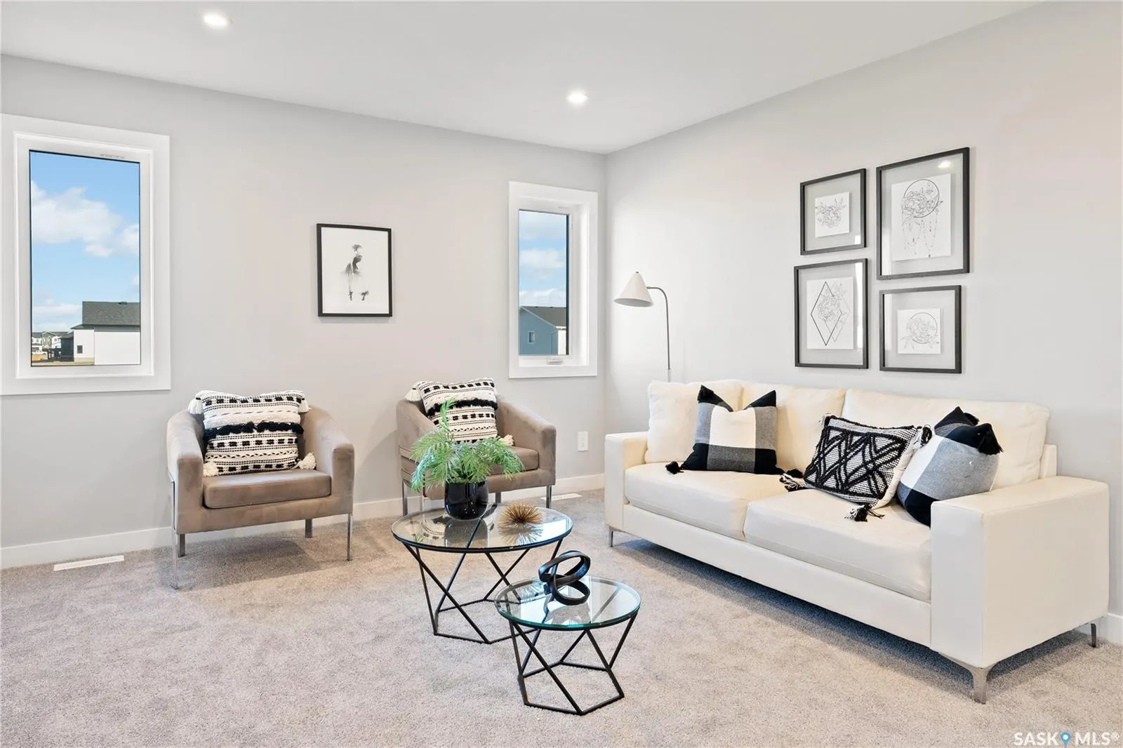 10 Vancouver CRESCENT