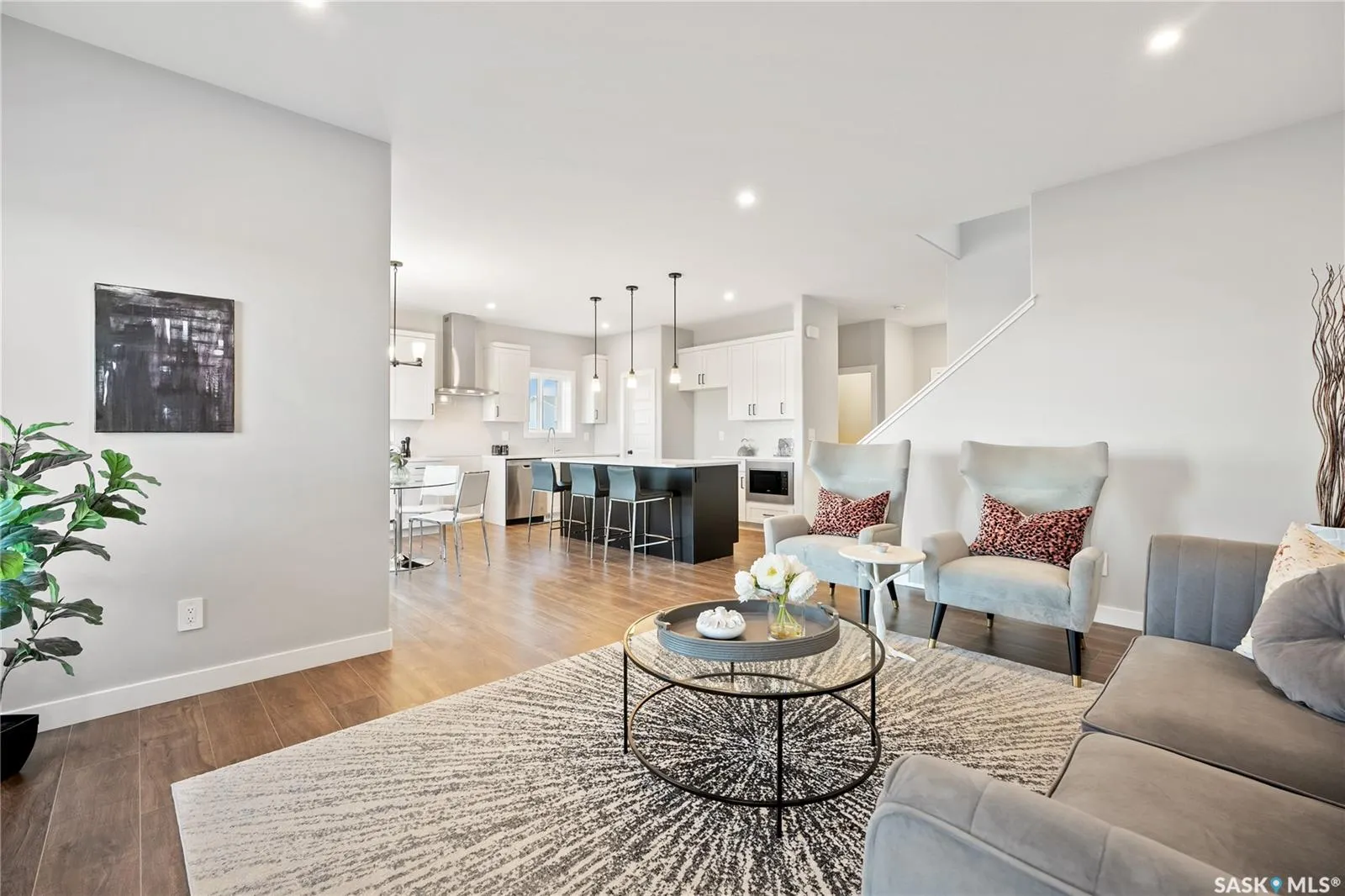 10 Vancouver CRESCENT