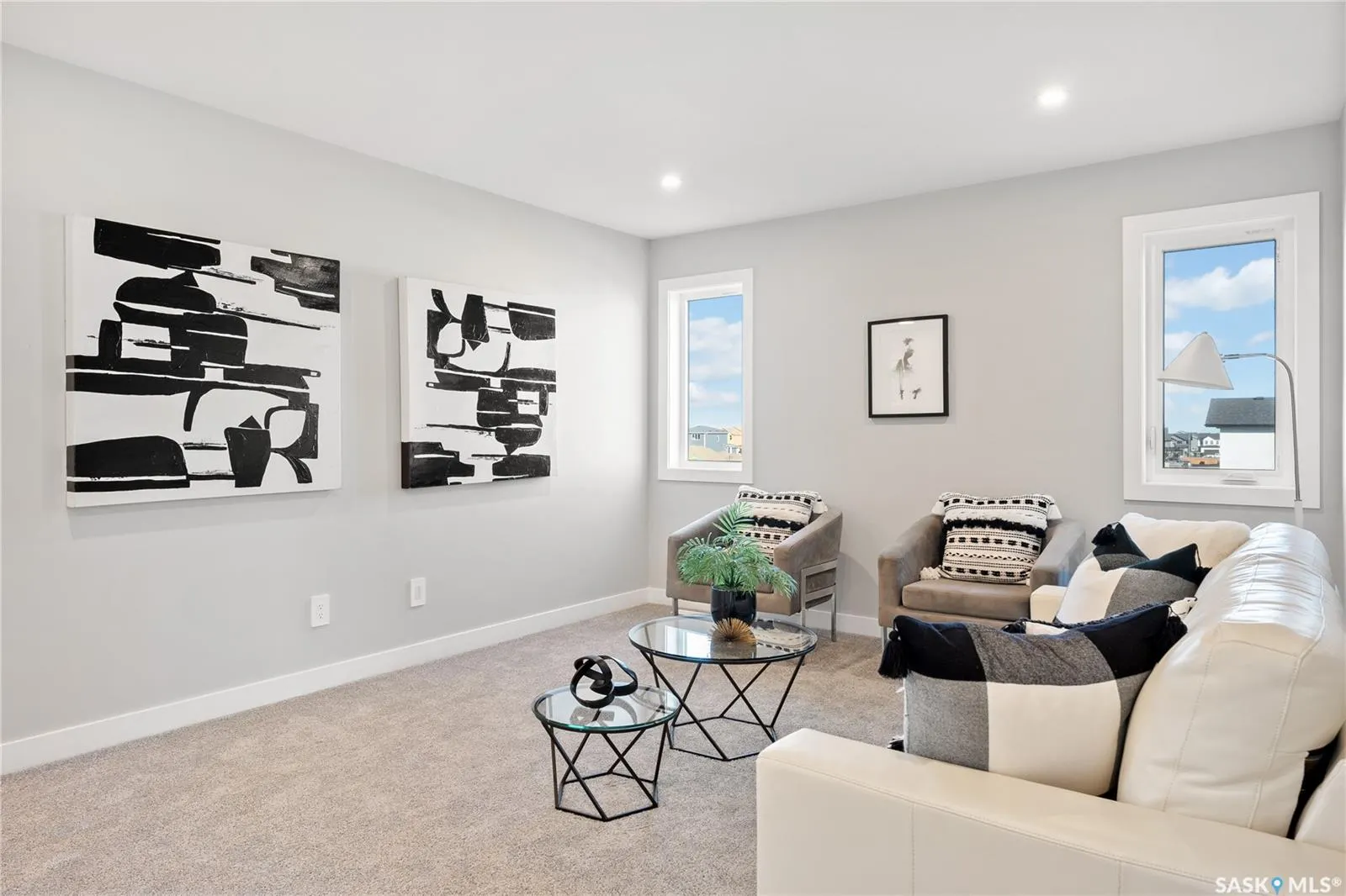 10 Vancouver CRESCENT