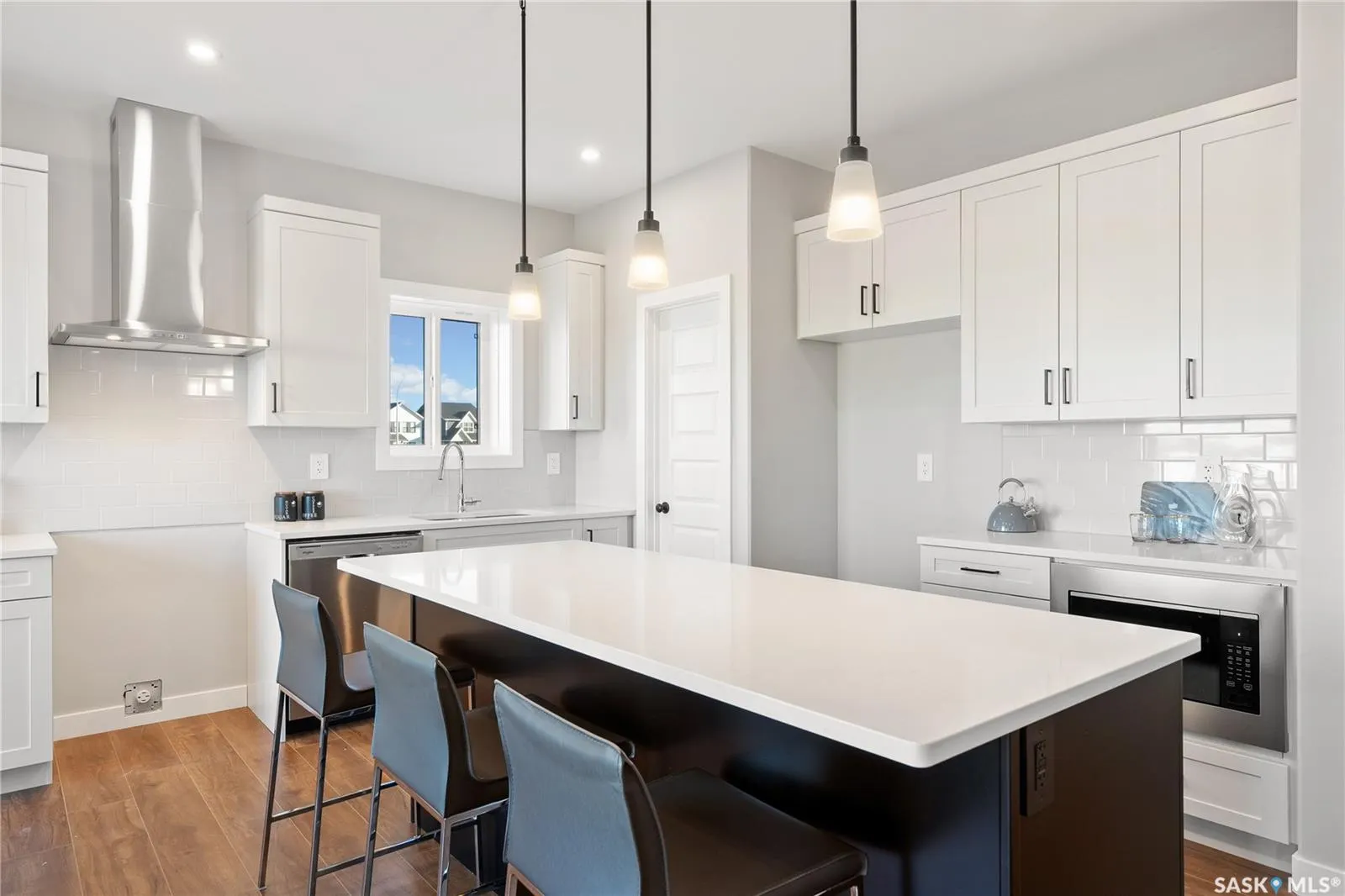 10 Vancouver CRESCENT