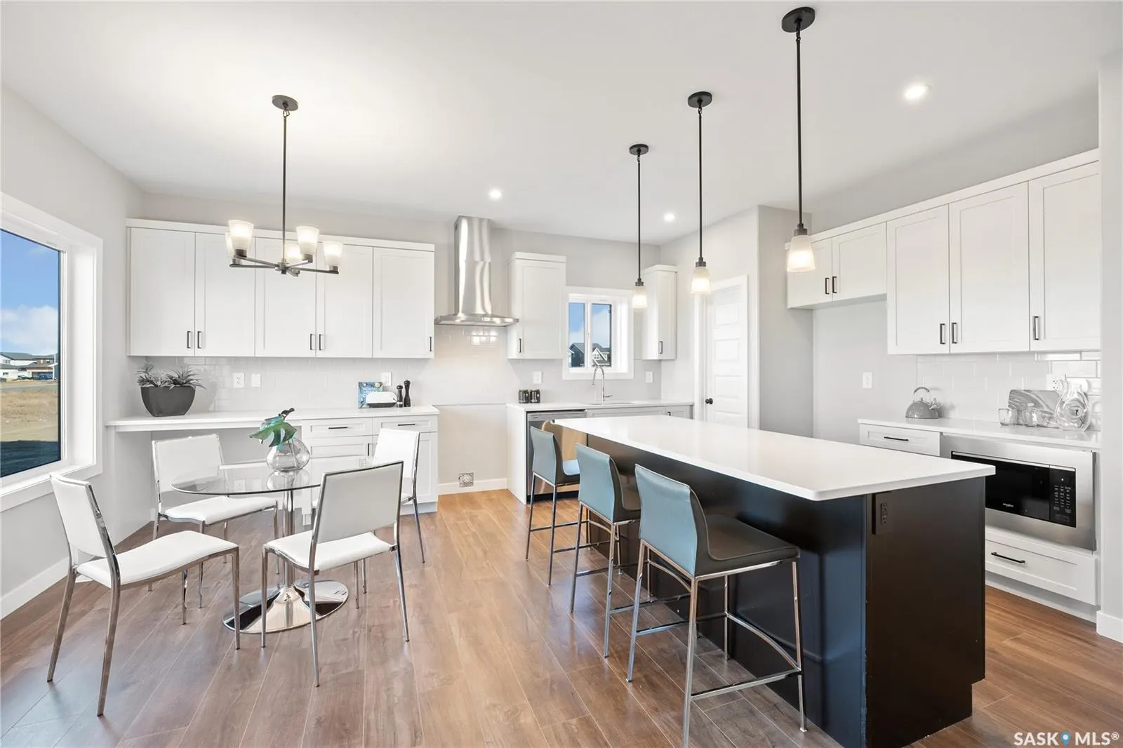 10 Vancouver CRESCENT