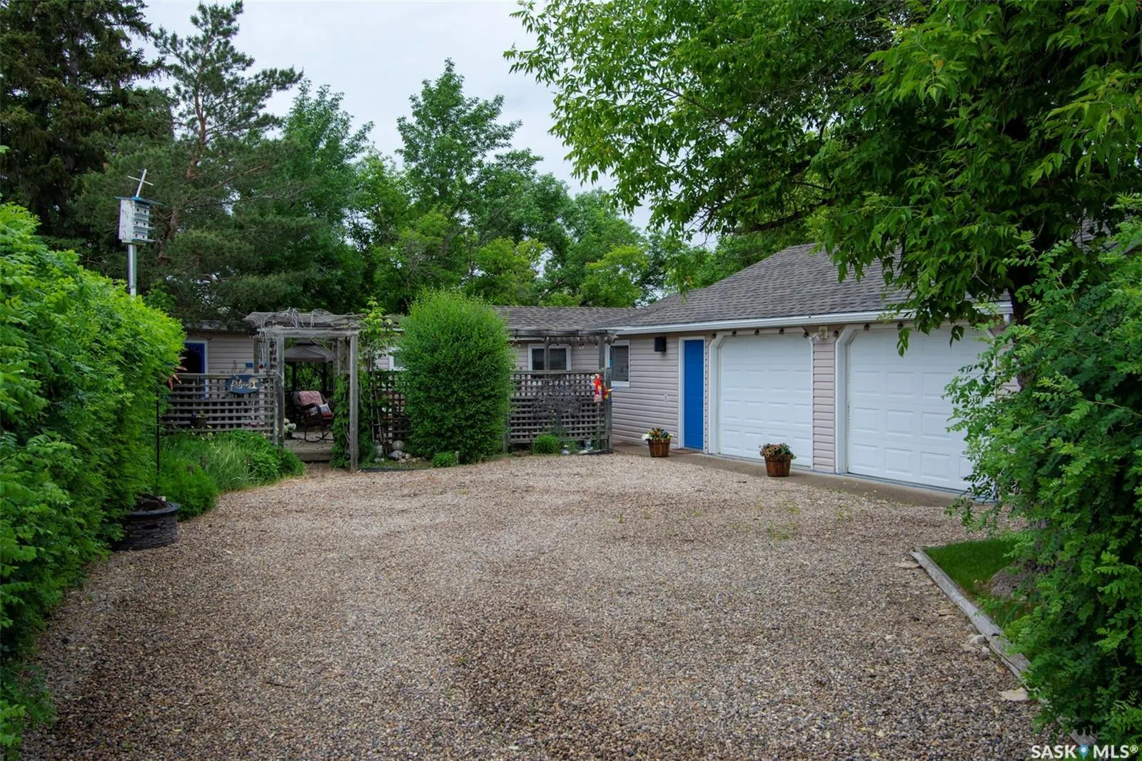 106 Nicoll AVENUE