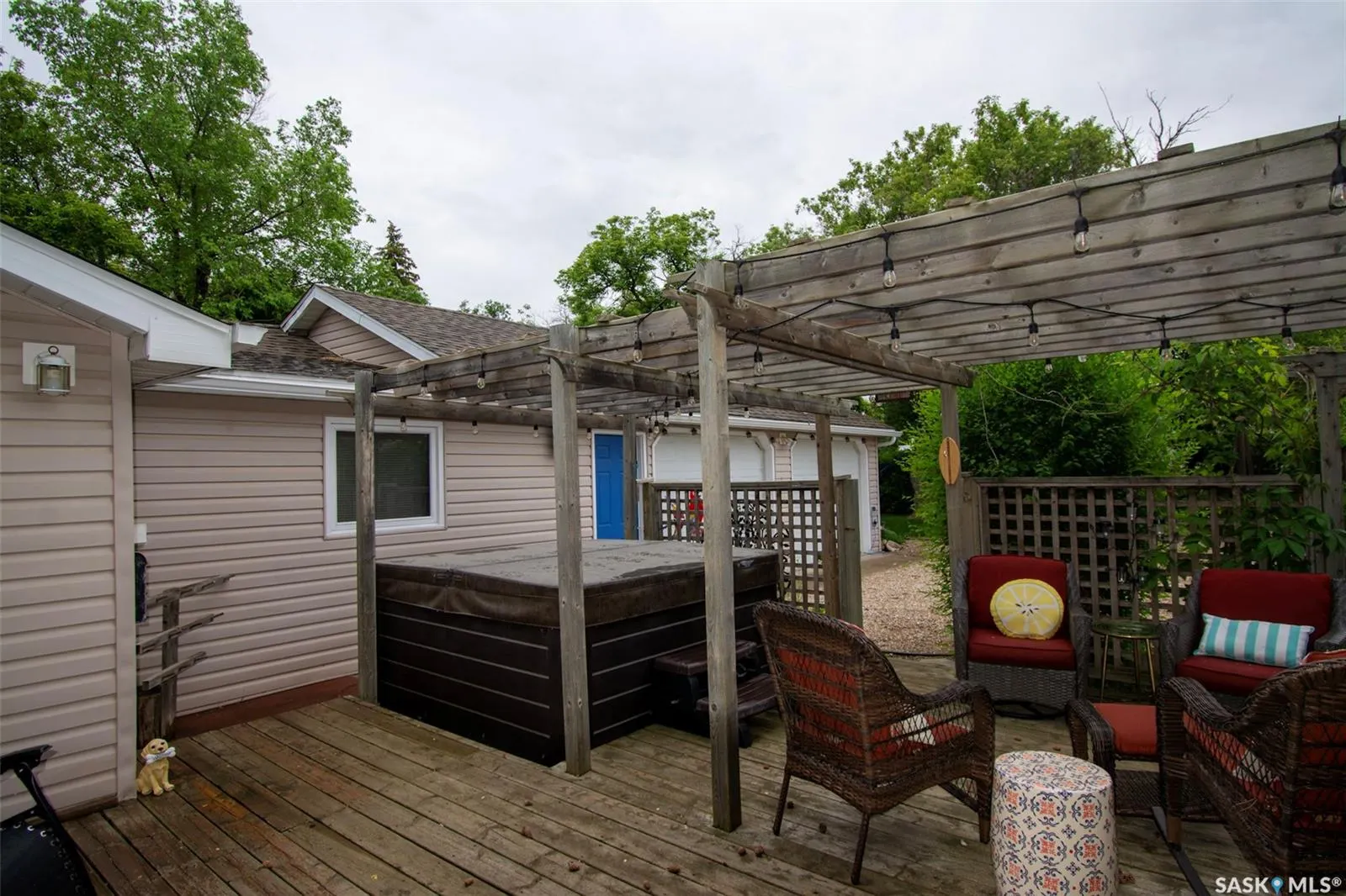 106 Nicoll AVENUE