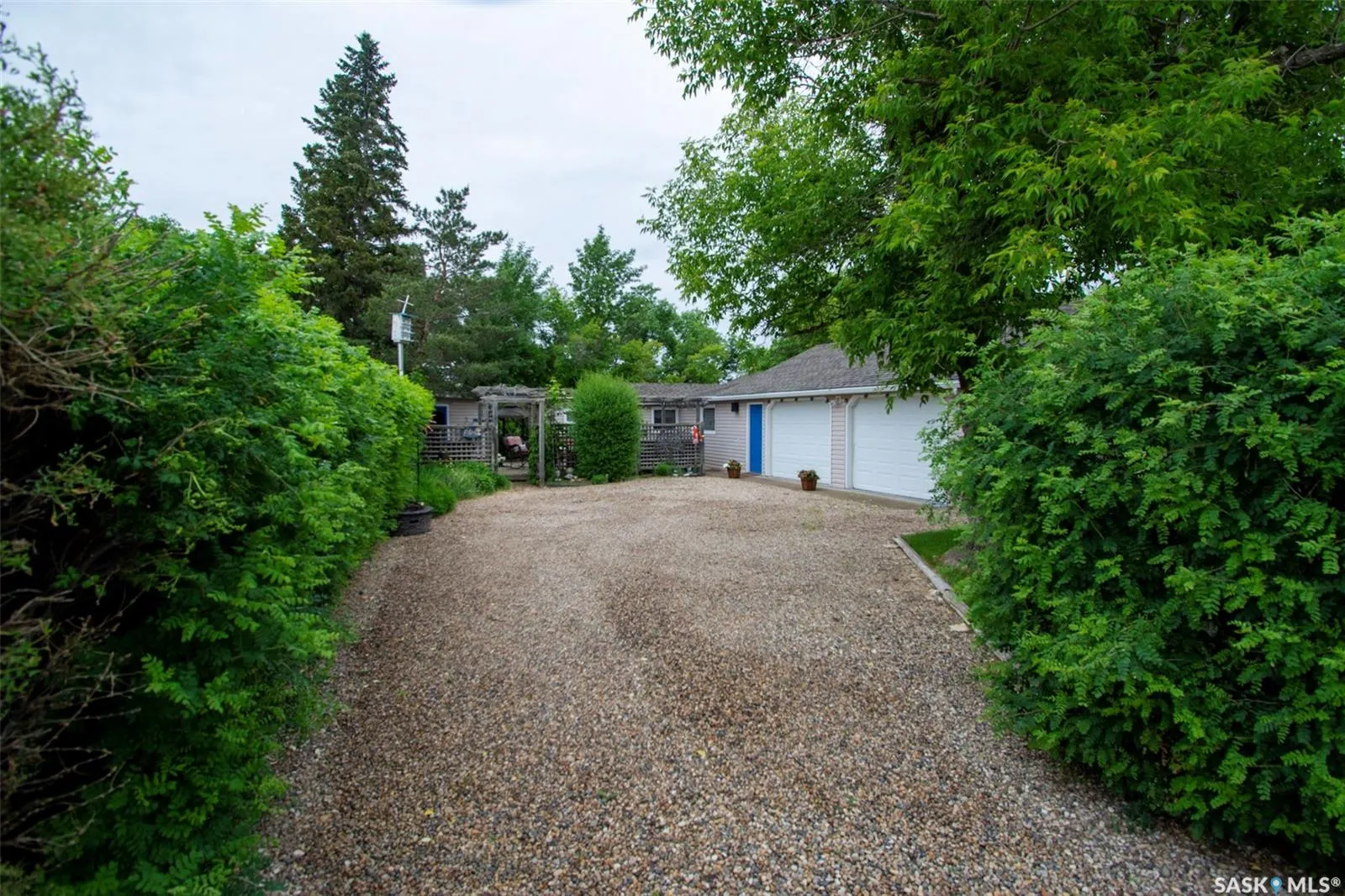 106 Nicoll AVENUE