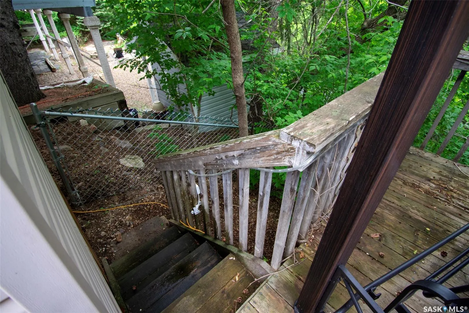 106 Nicoll AVENUE