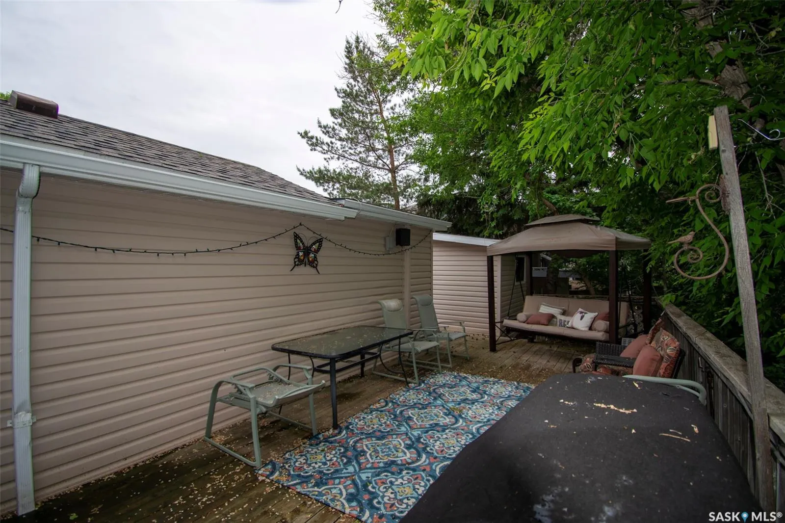 106 Nicoll AVENUE