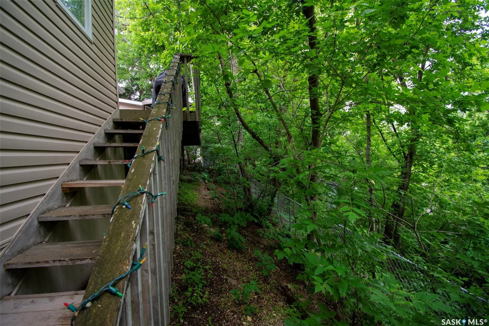 106 Nicoll AVENUE