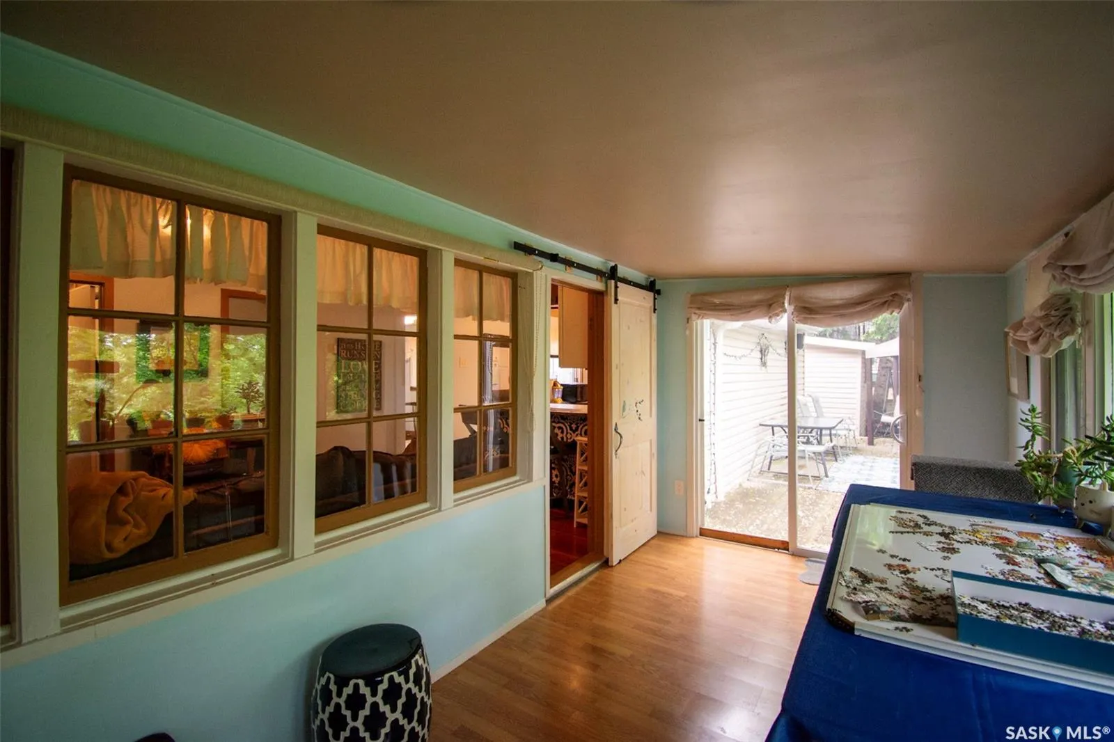 106 Nicoll AVENUE