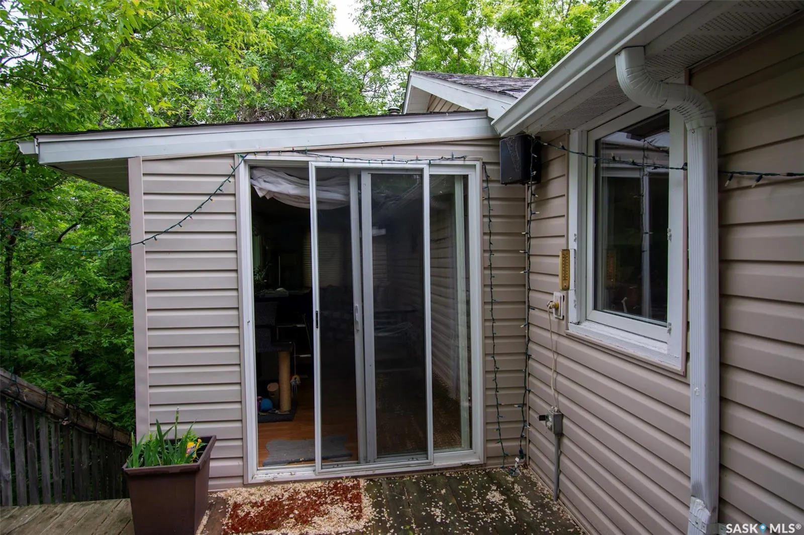 106 Nicoll AVENUE