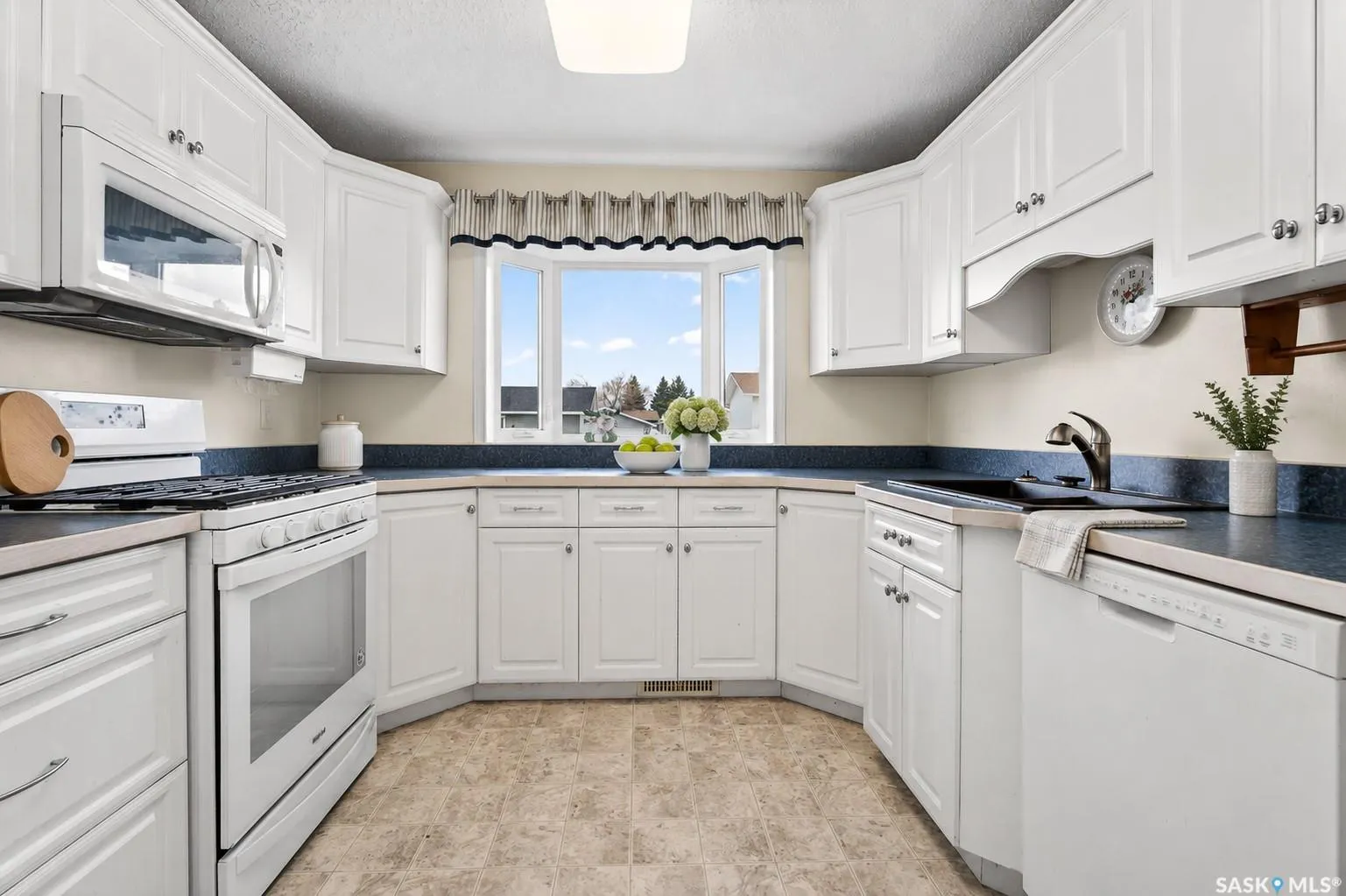 29 Edelweiss CRESCENT