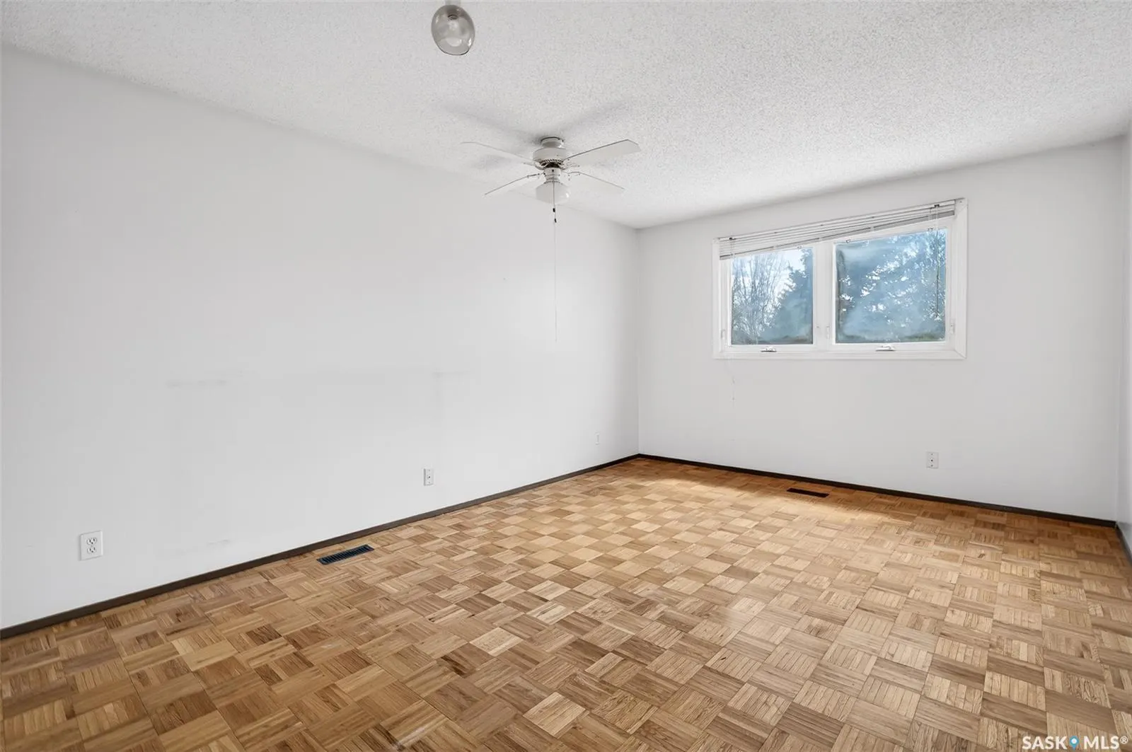 29 Edelweiss CRESCENT