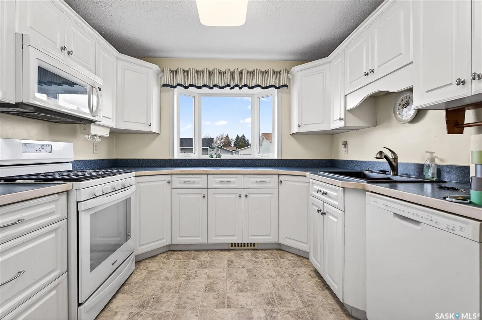 29 Edelweiss CRESCENT