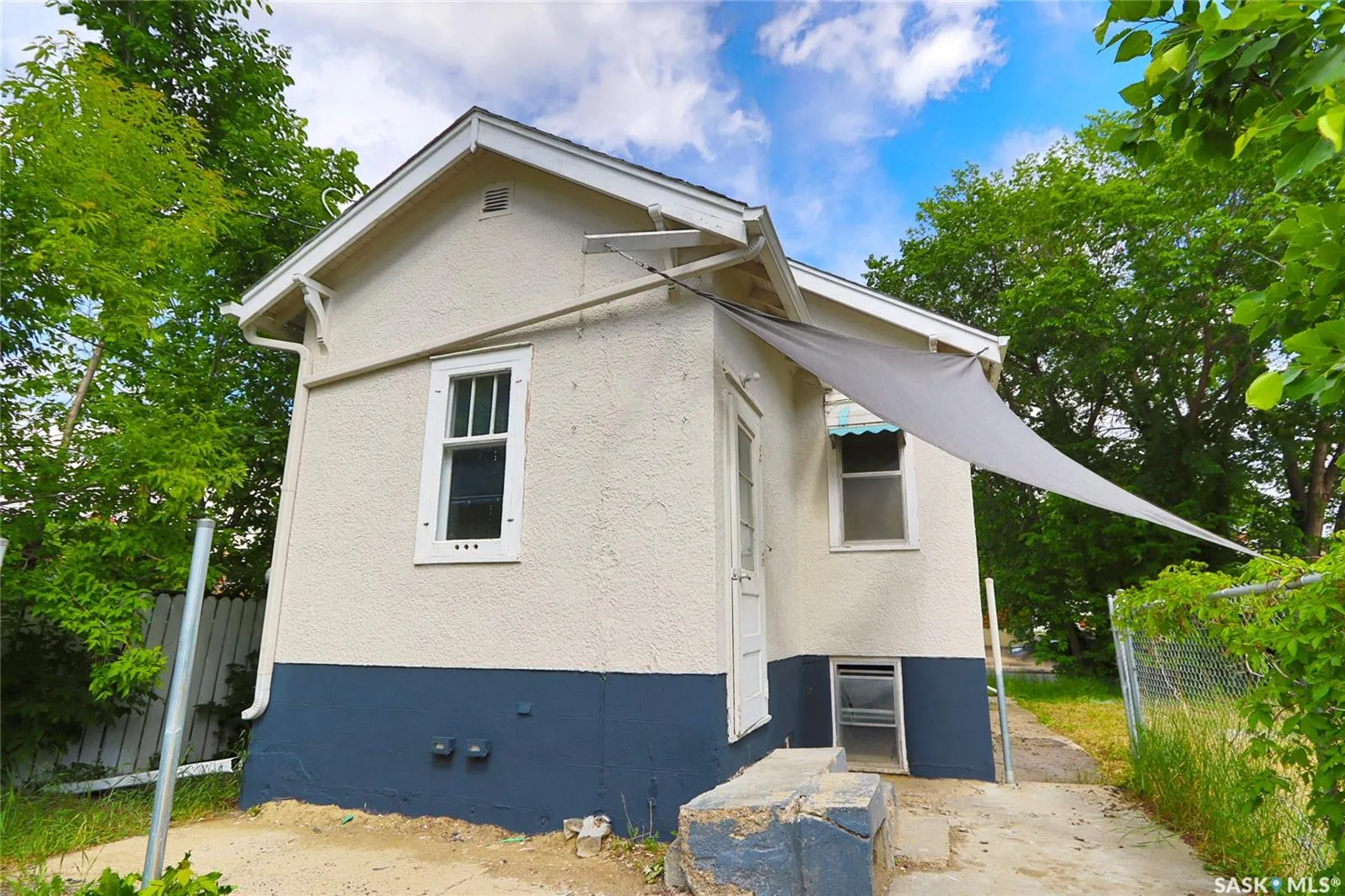 1824 Winnipeg STREET #A&B