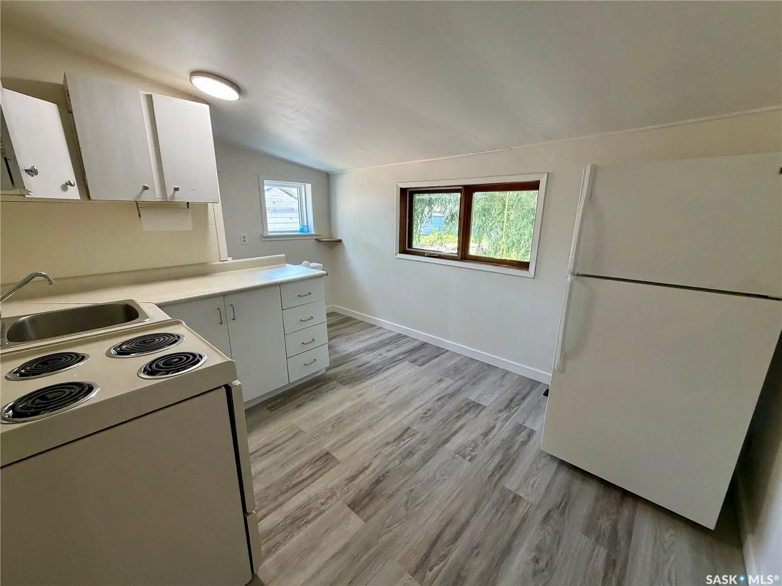 913 Stadacona STREET W