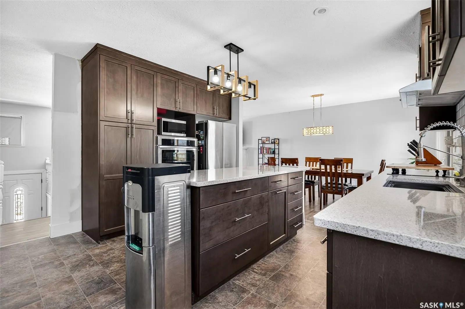 1321 Prince CRESCENT