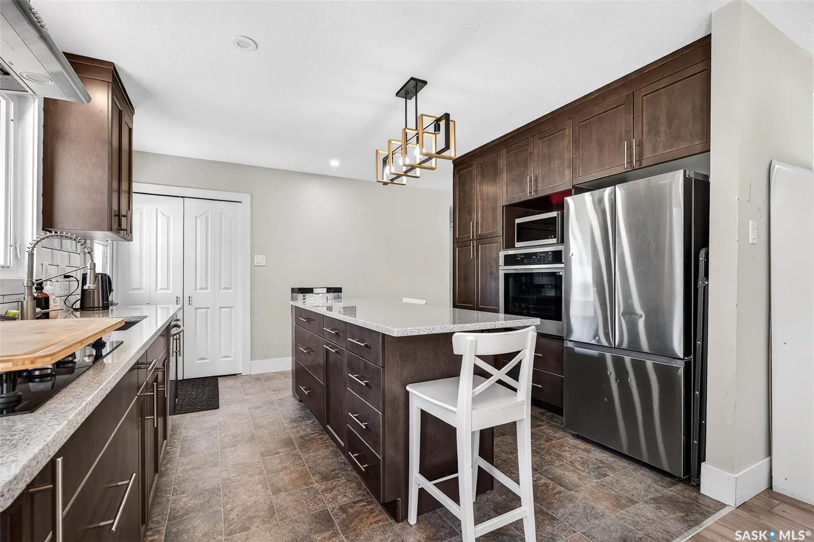 1321 Prince CRESCENT